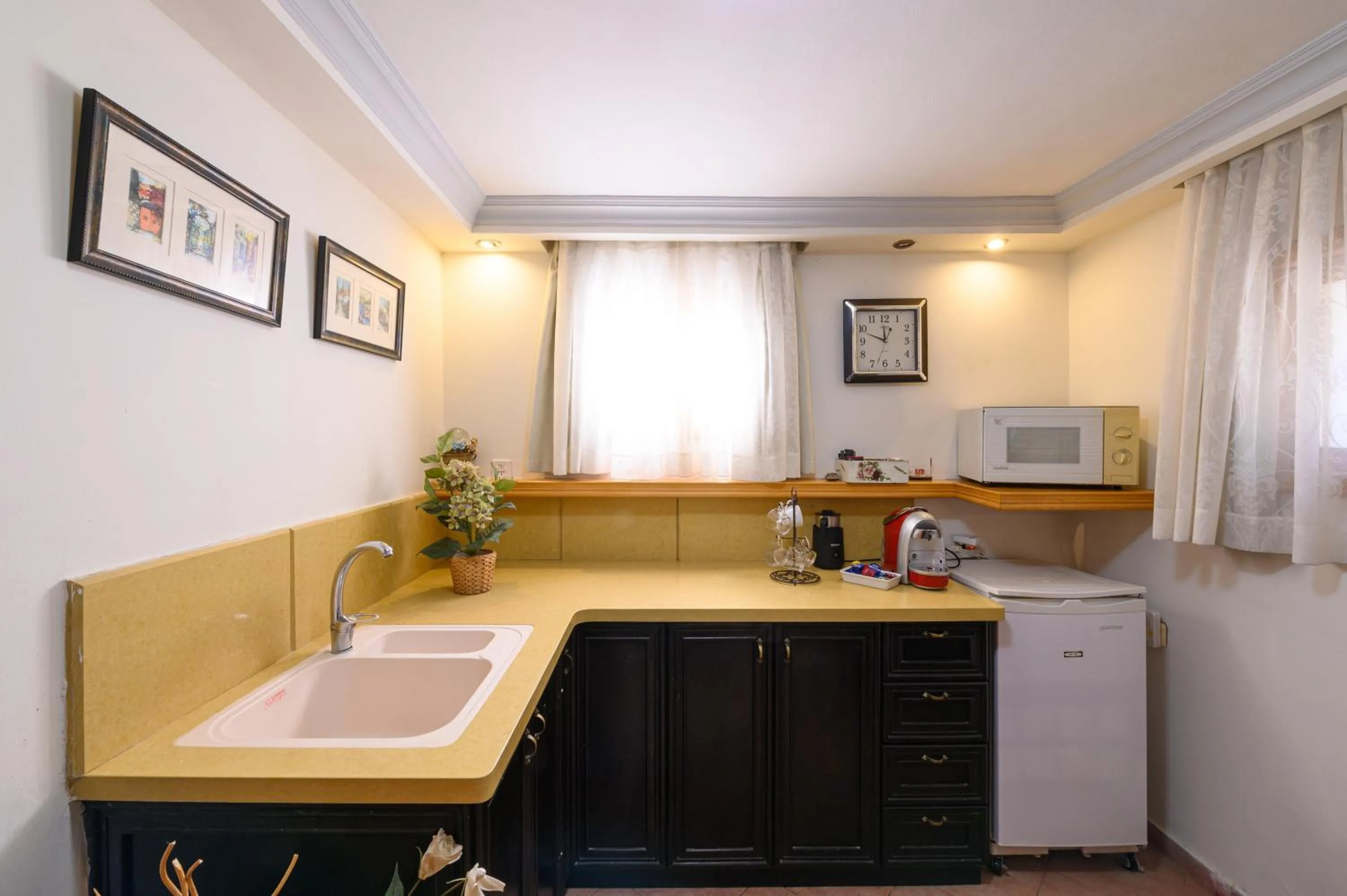 Kitchen or kitchenette in Rosh Pinat Noy