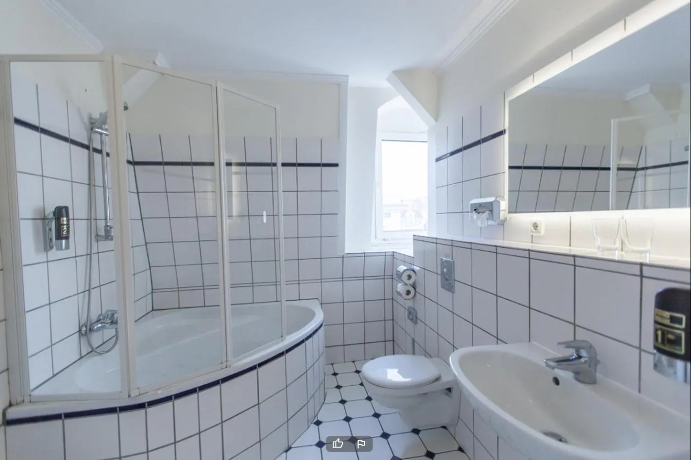 Bathroom in Hotel Excellent