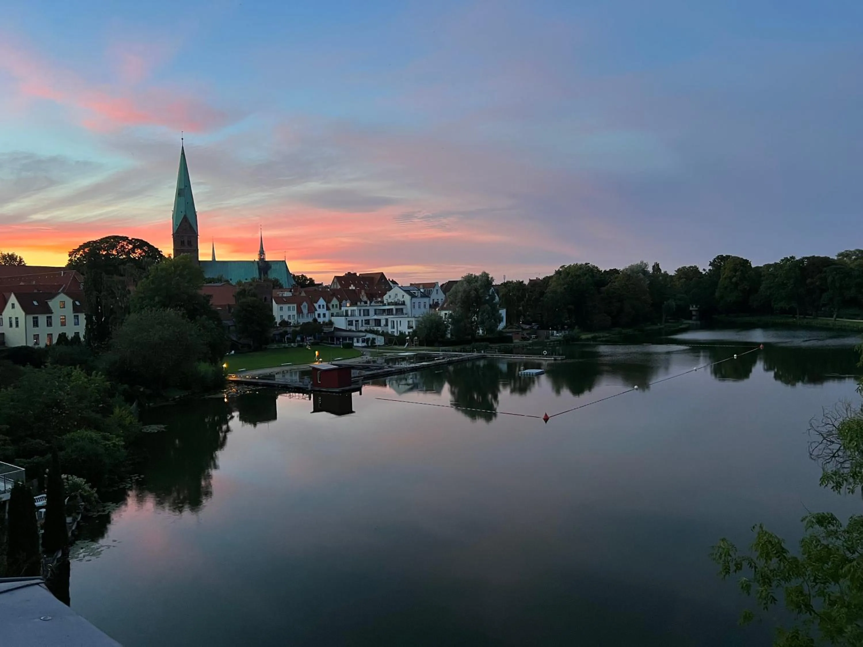 Restaurant/places to eat in Hotel Excellent