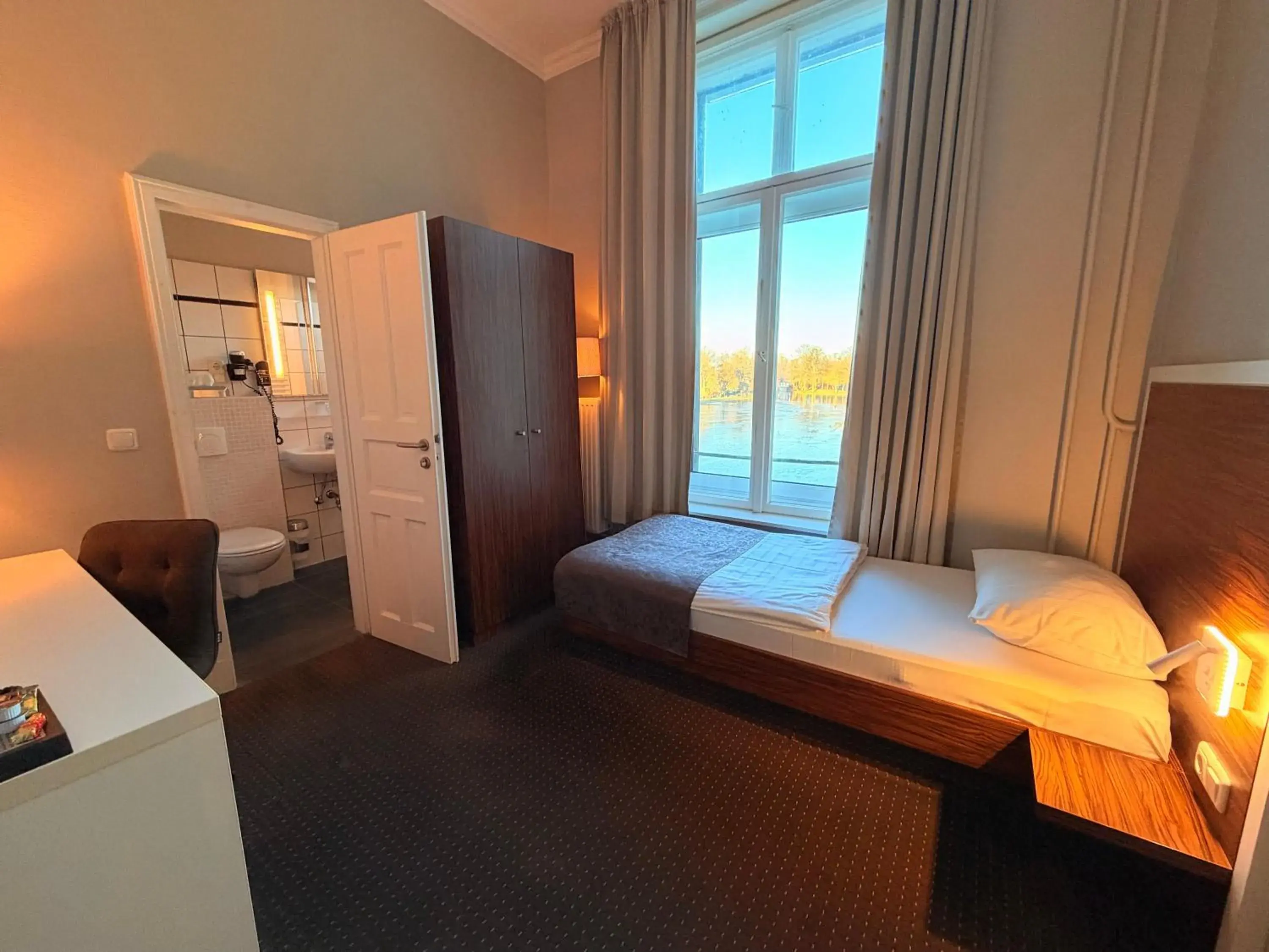 Single Room in Hotel Excellent Single Room in Hotel Excellent