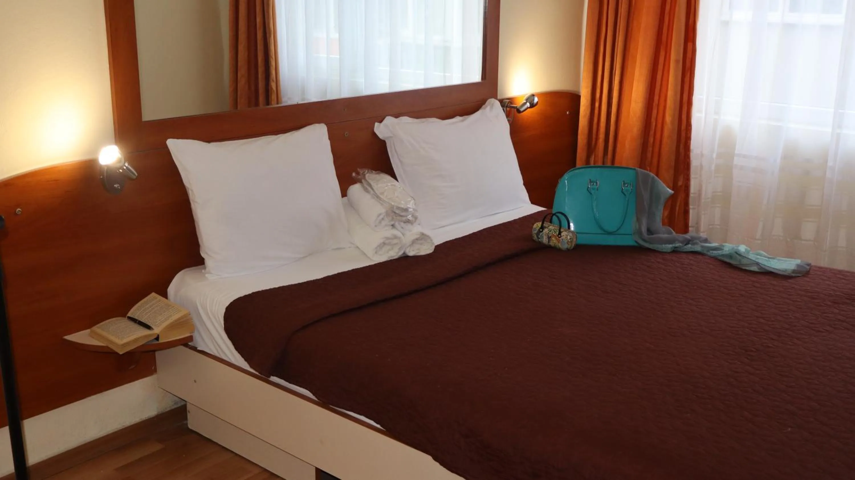Bed in Hotel Palitra