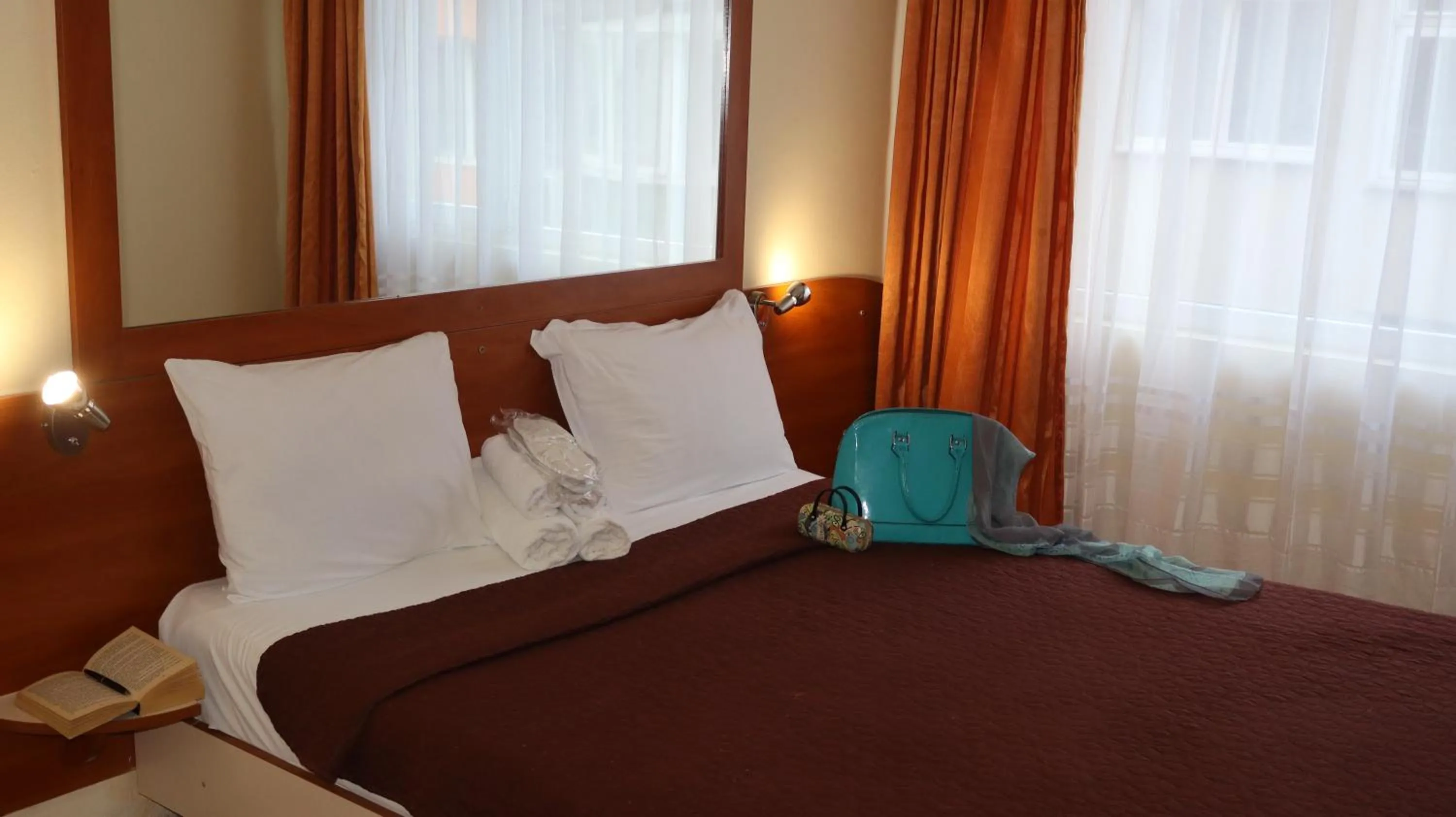 Bed in Hotel Palitra