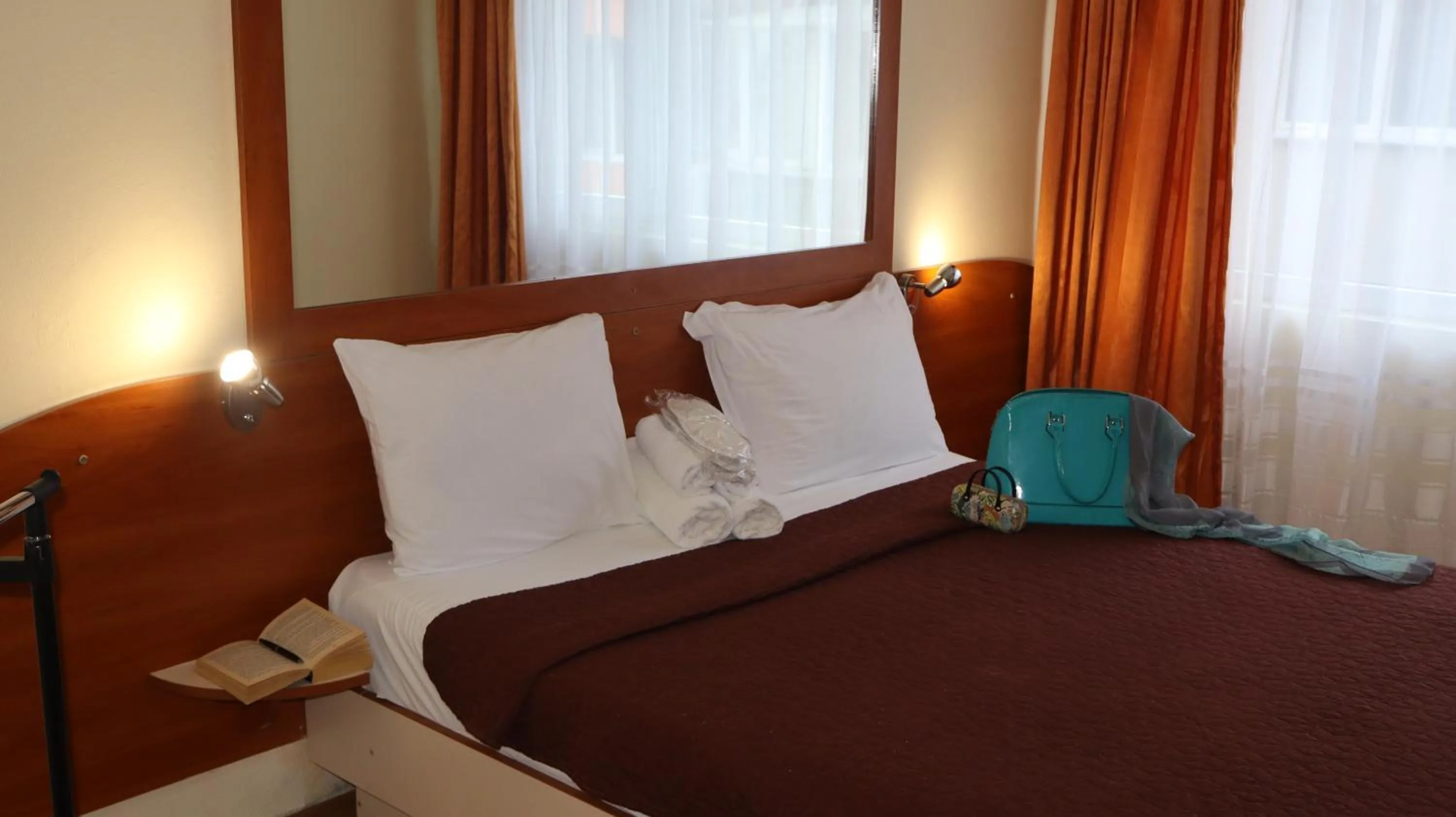 Bed in Hotel Palitra