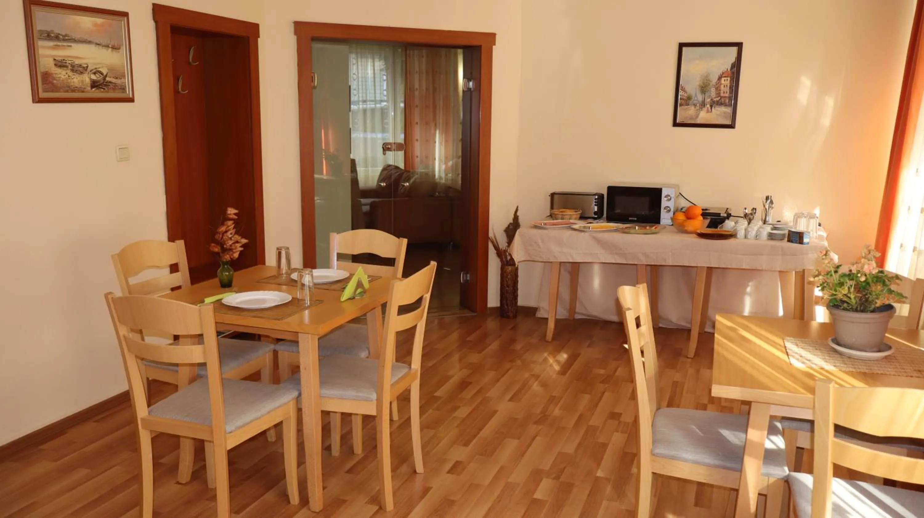 Dining area in Hotel Palitra