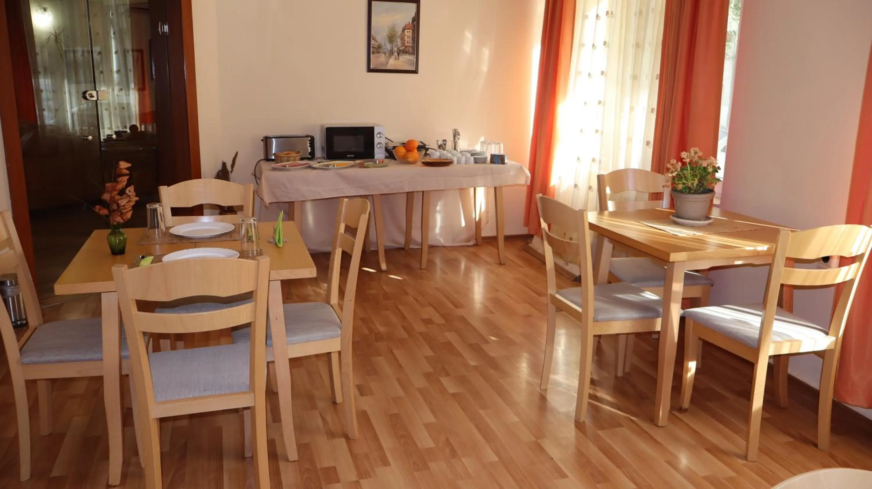 Dining area in Hotel Palitra