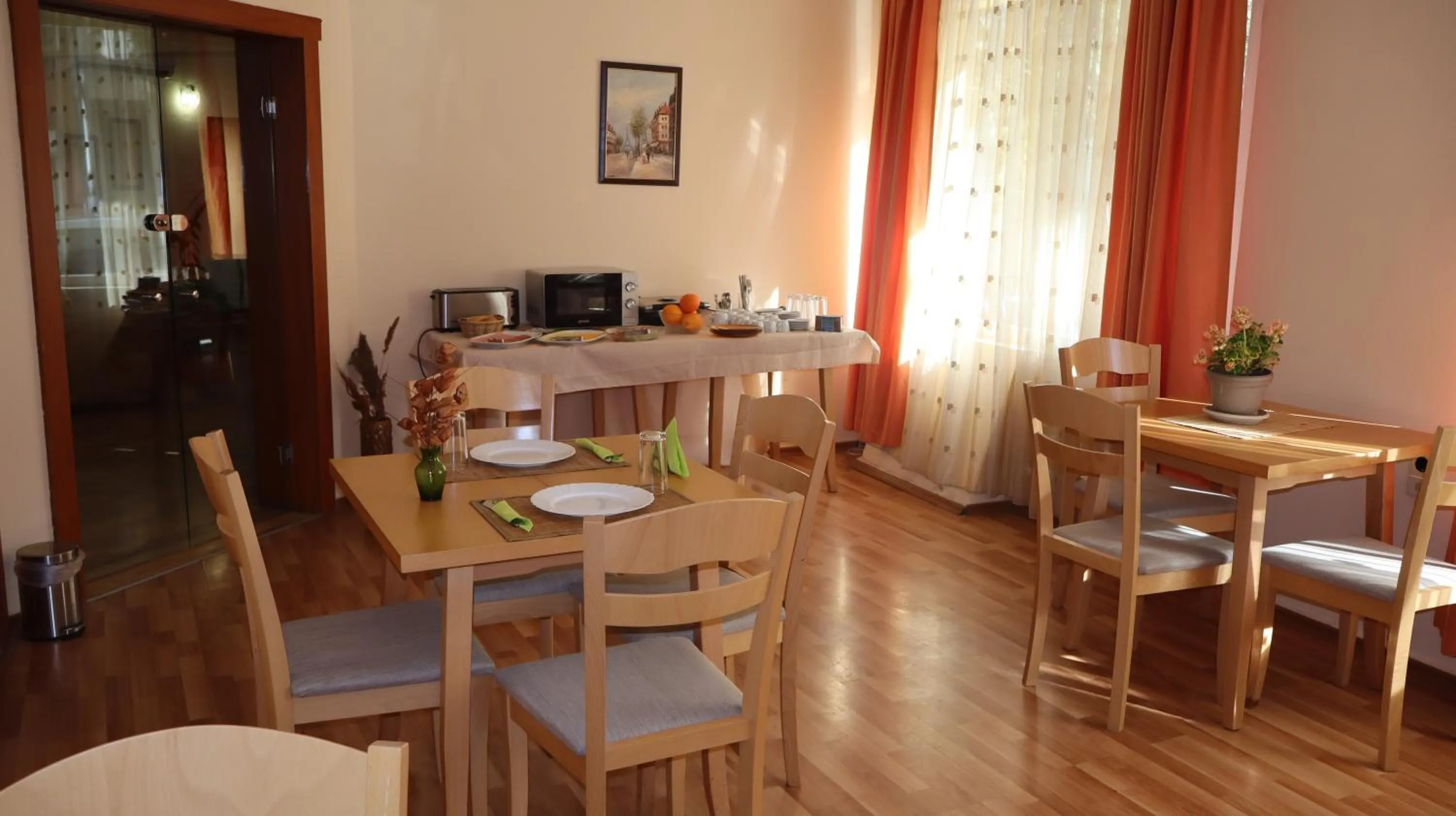 Dining area in Hotel Palitra