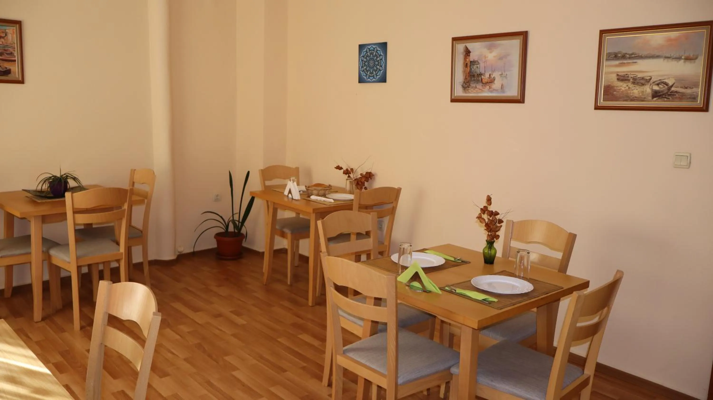 Dining area in Hotel Palitra