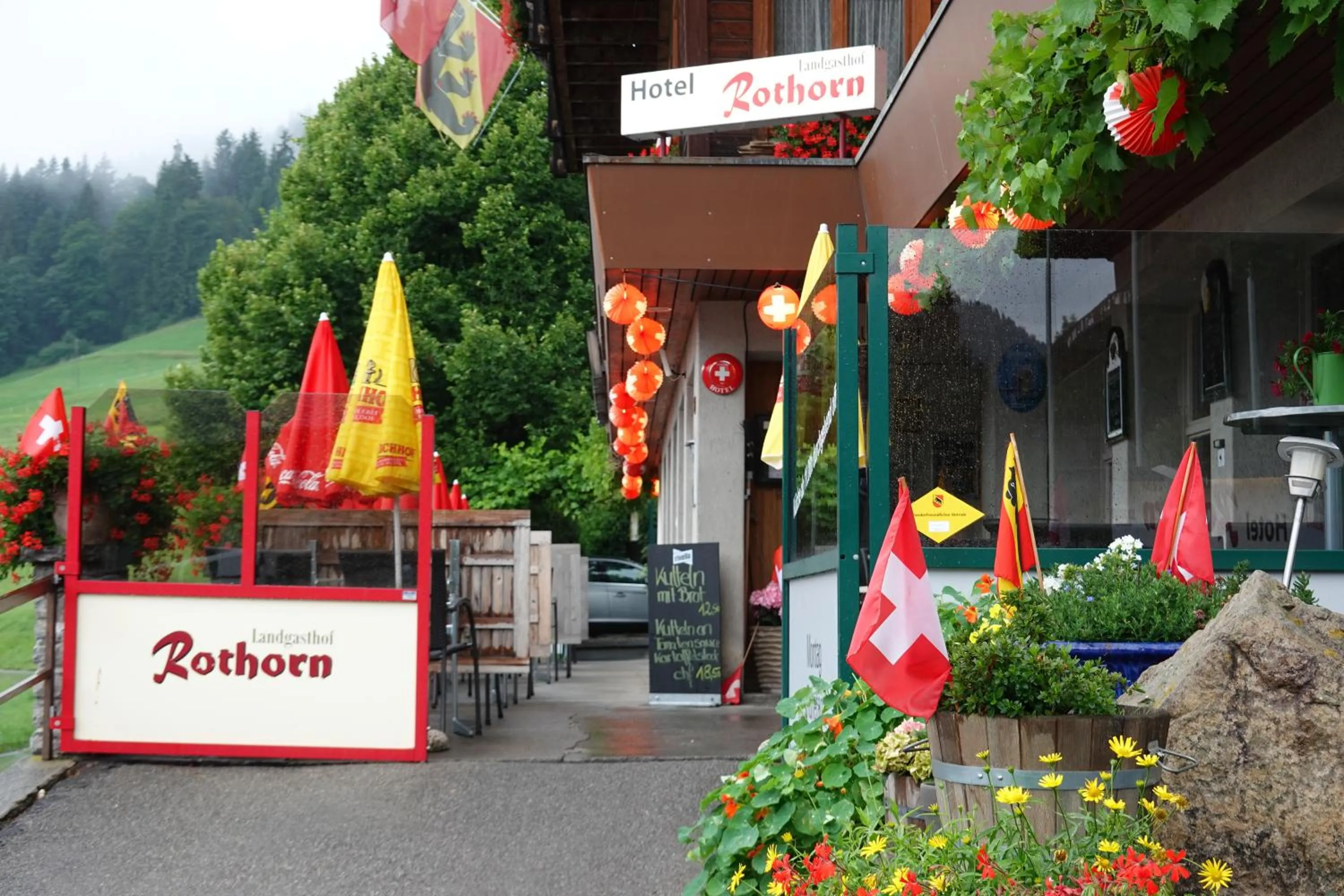 Property building in Hotel Rothorn Vintage-Style