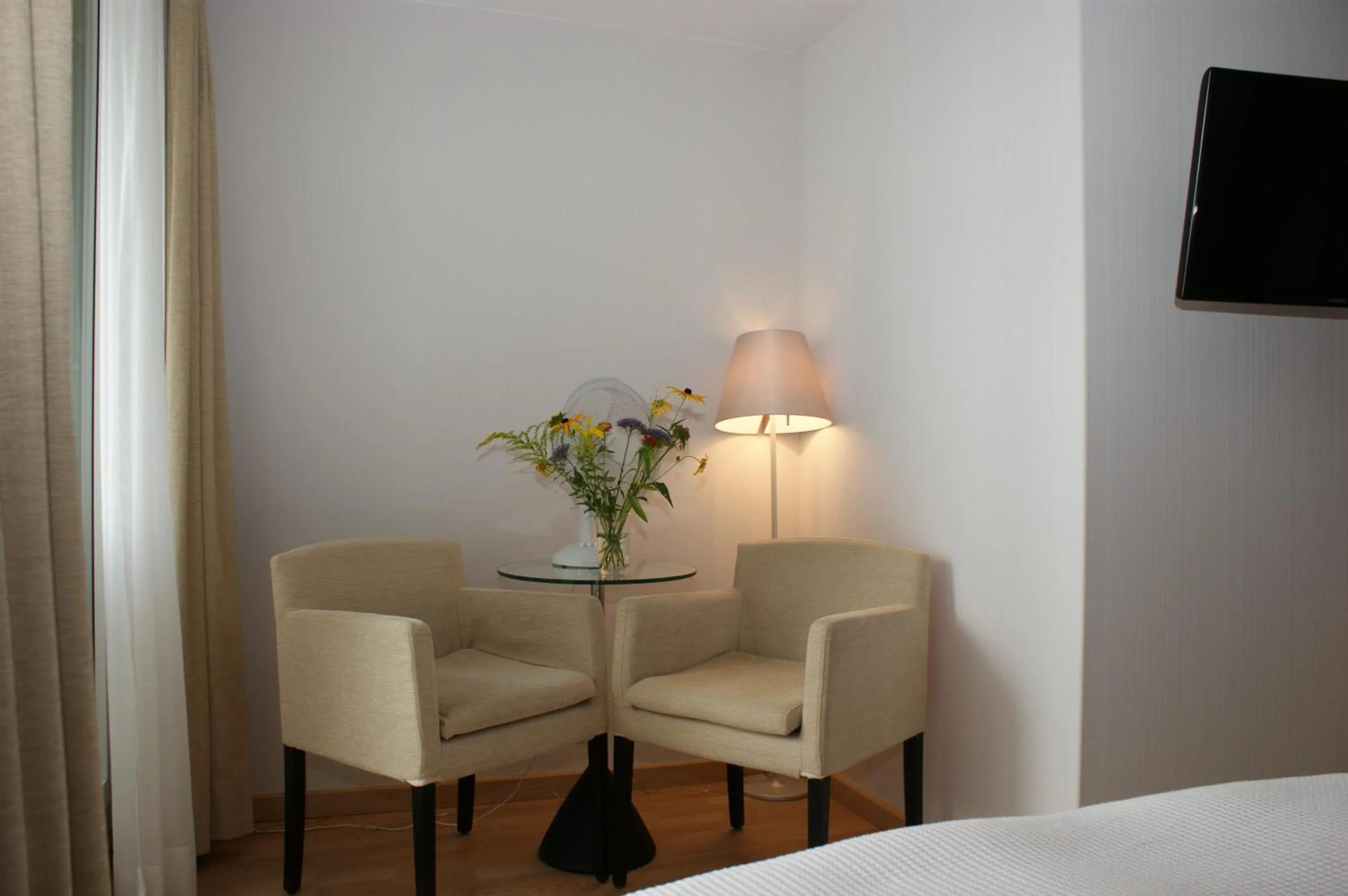 Bedroom in Hotel Jean-Jacques Rousseau