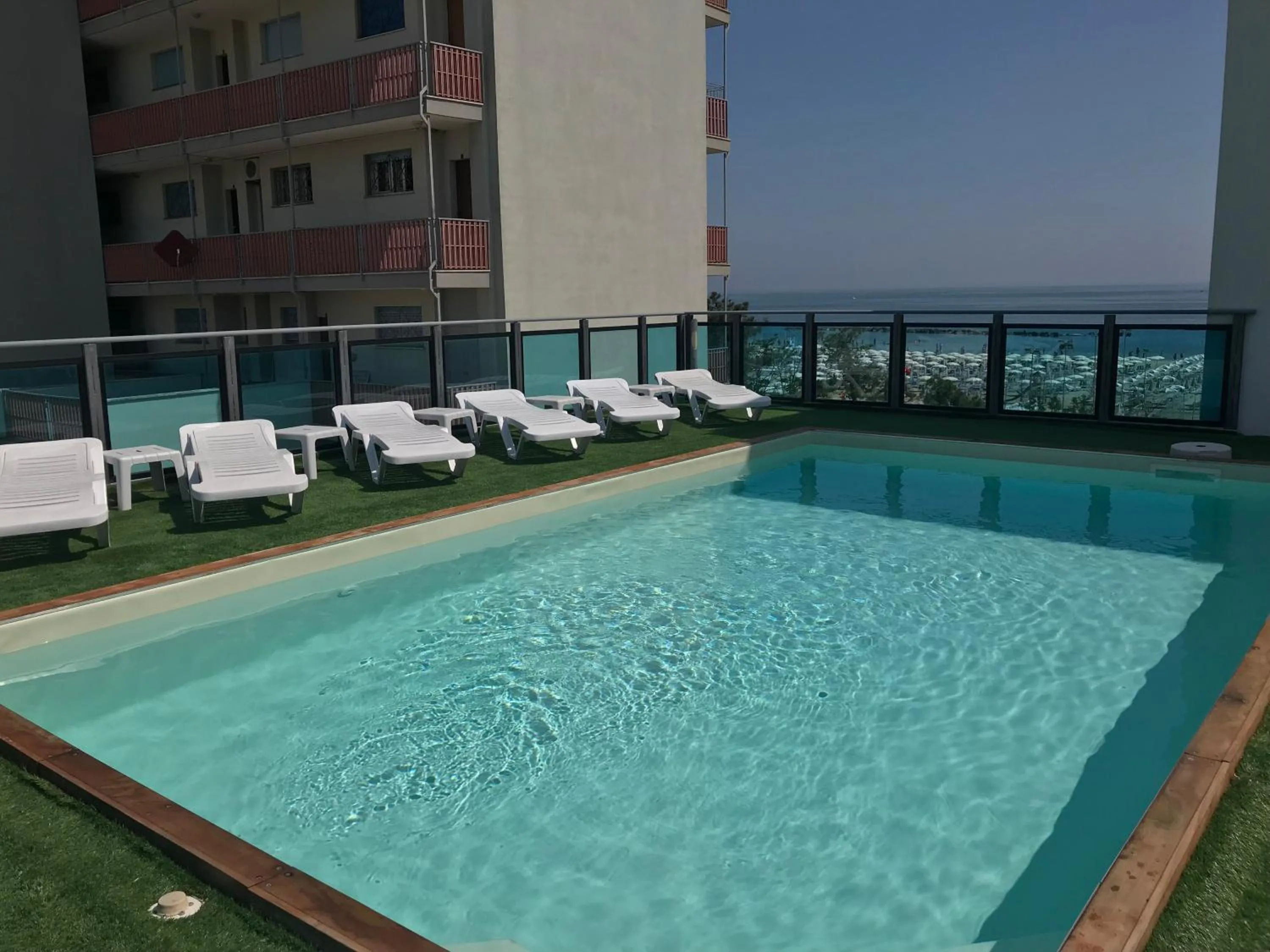 Swimming pool in Hotel Mirage