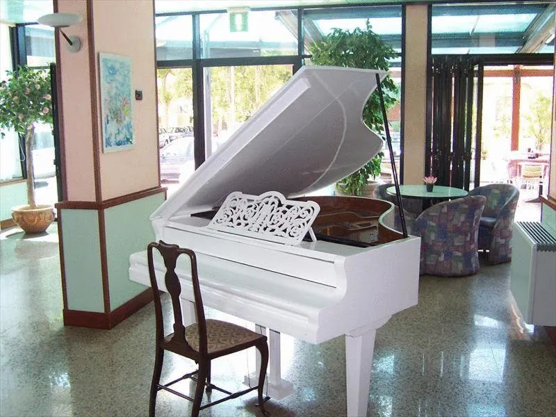 Karaoke in Hotel Mirage