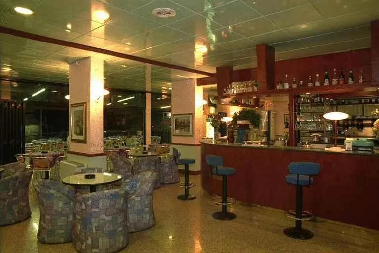 Restaurant/places to eat in Hotel Mirage