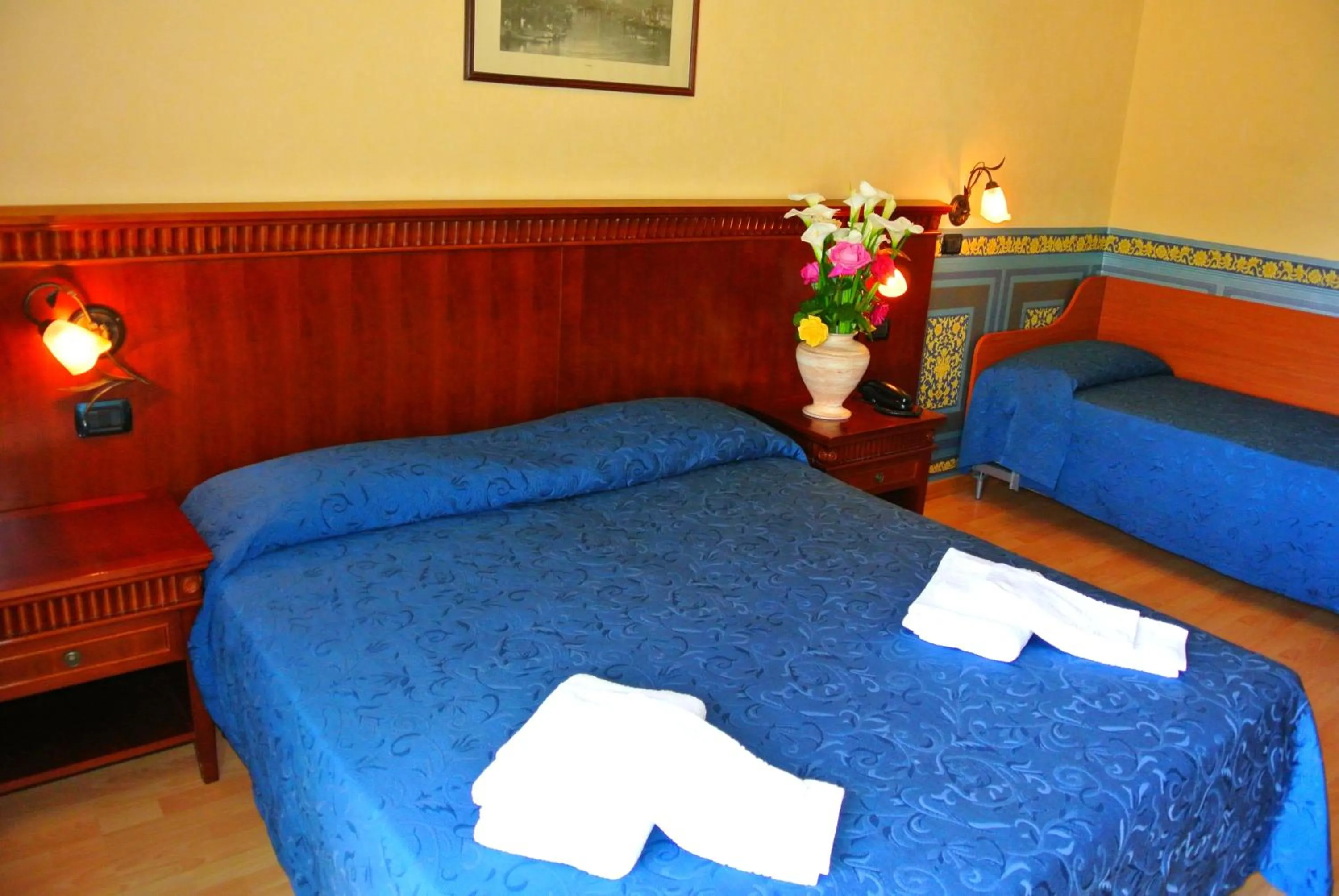 Photo of the whole room, Bed in Hotel Mirage