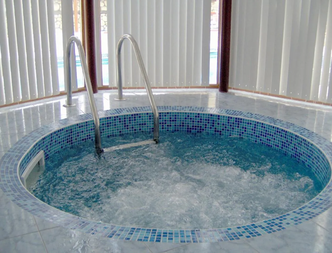 Hot Tub in Elegant Hotel