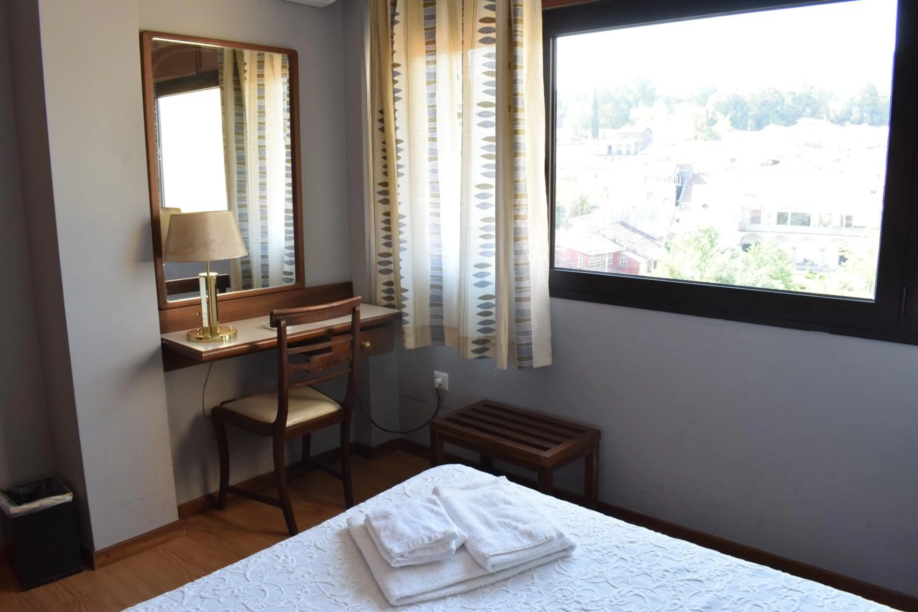 Quadruple Room with Private Bathroom in São Roque Suites