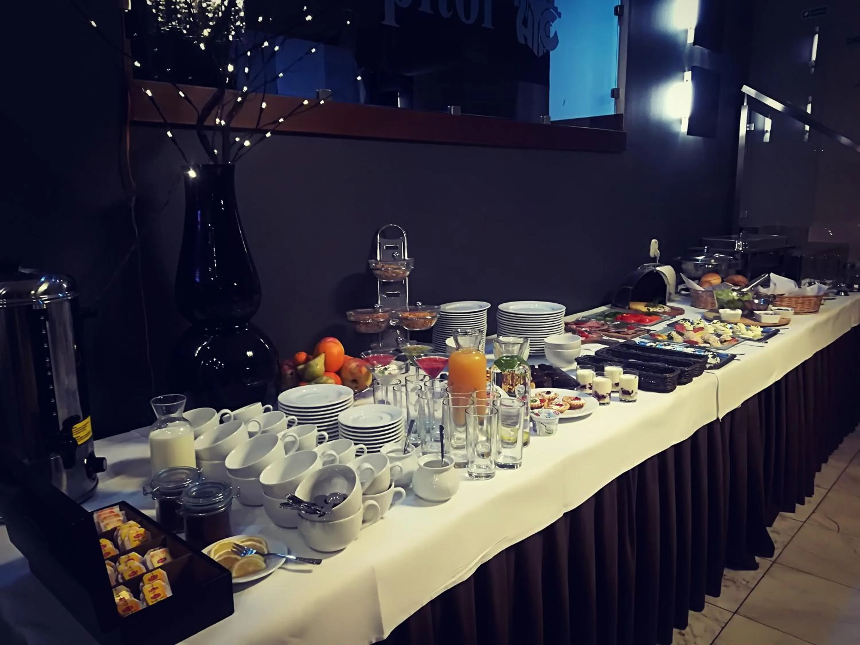 Buffet breakfast in Hotel Capitol