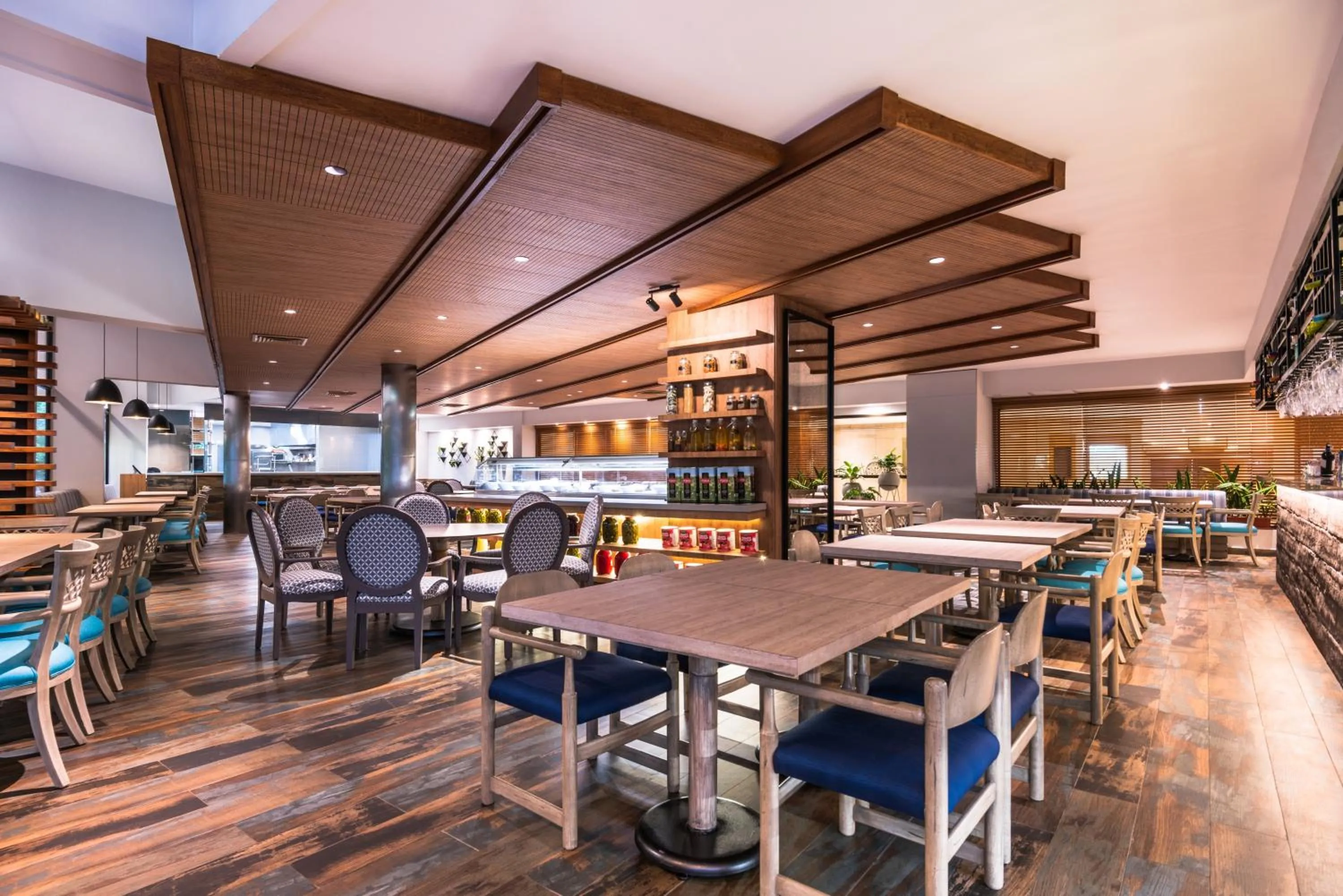 Restaurant/places to eat in Hotel Intercontinental Cali by IHG