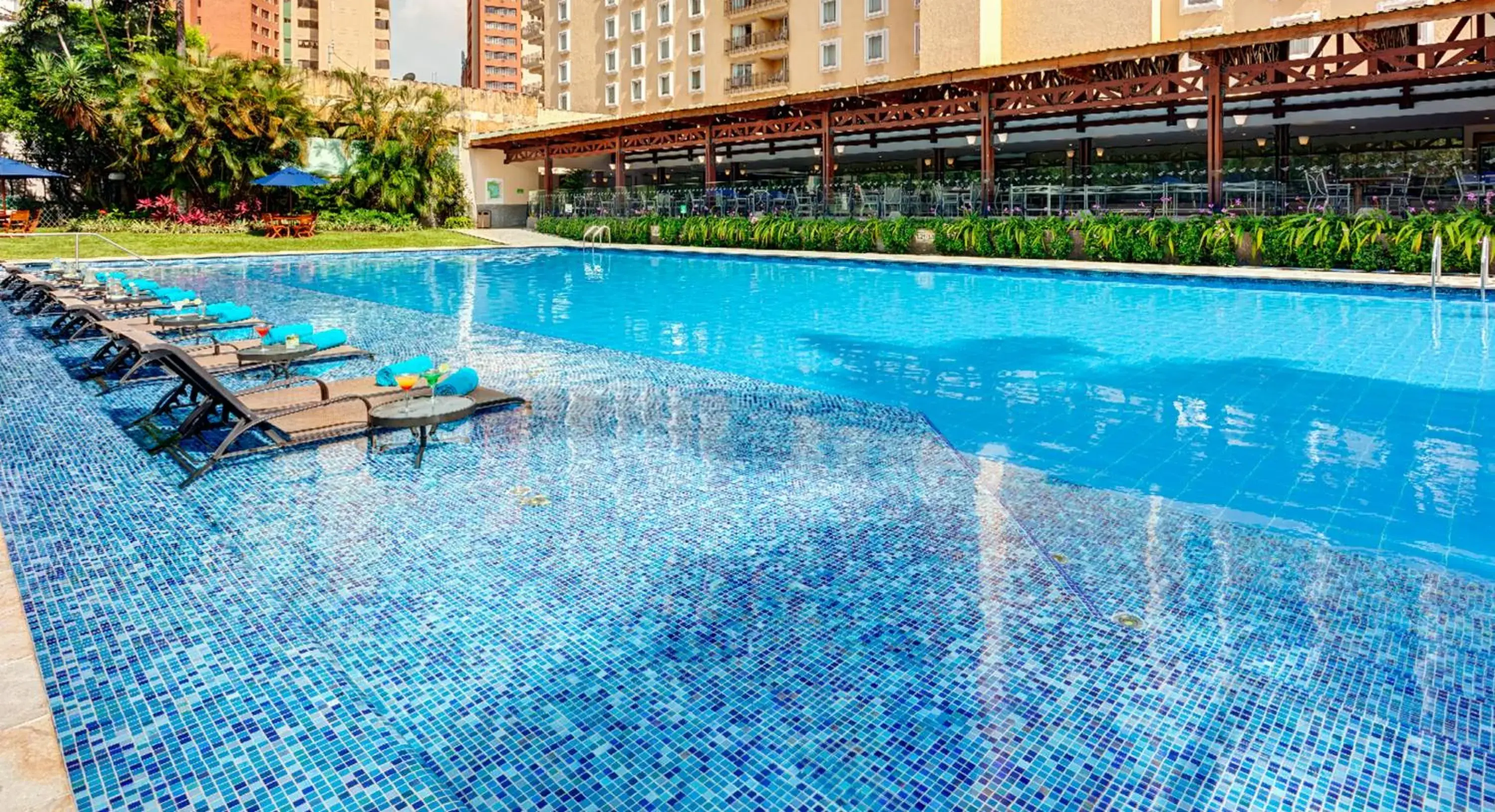 Swimming pool in Hotel Intercontinental Cali by IHG Swimming pool in Hotel Intercontinental Cali by IHG