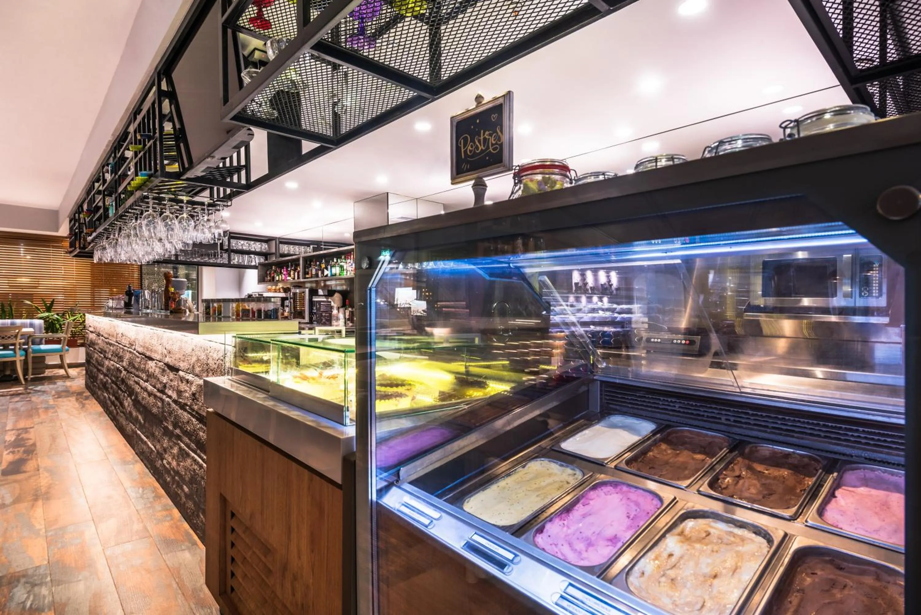 Restaurant/places to eat in Hotel Intercontinental Cali by IHG