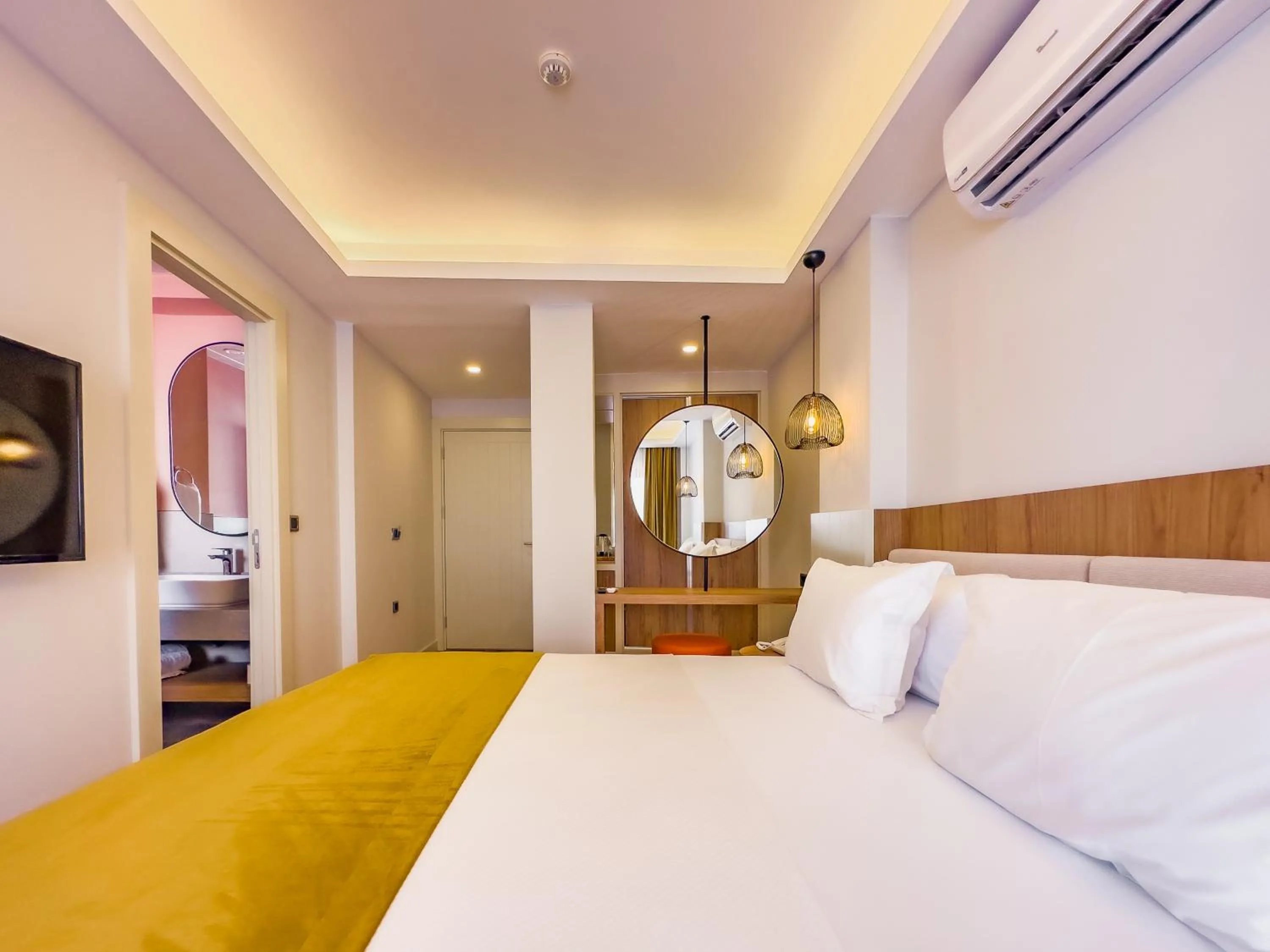 Bed in Dedeoğlu Port Hotel