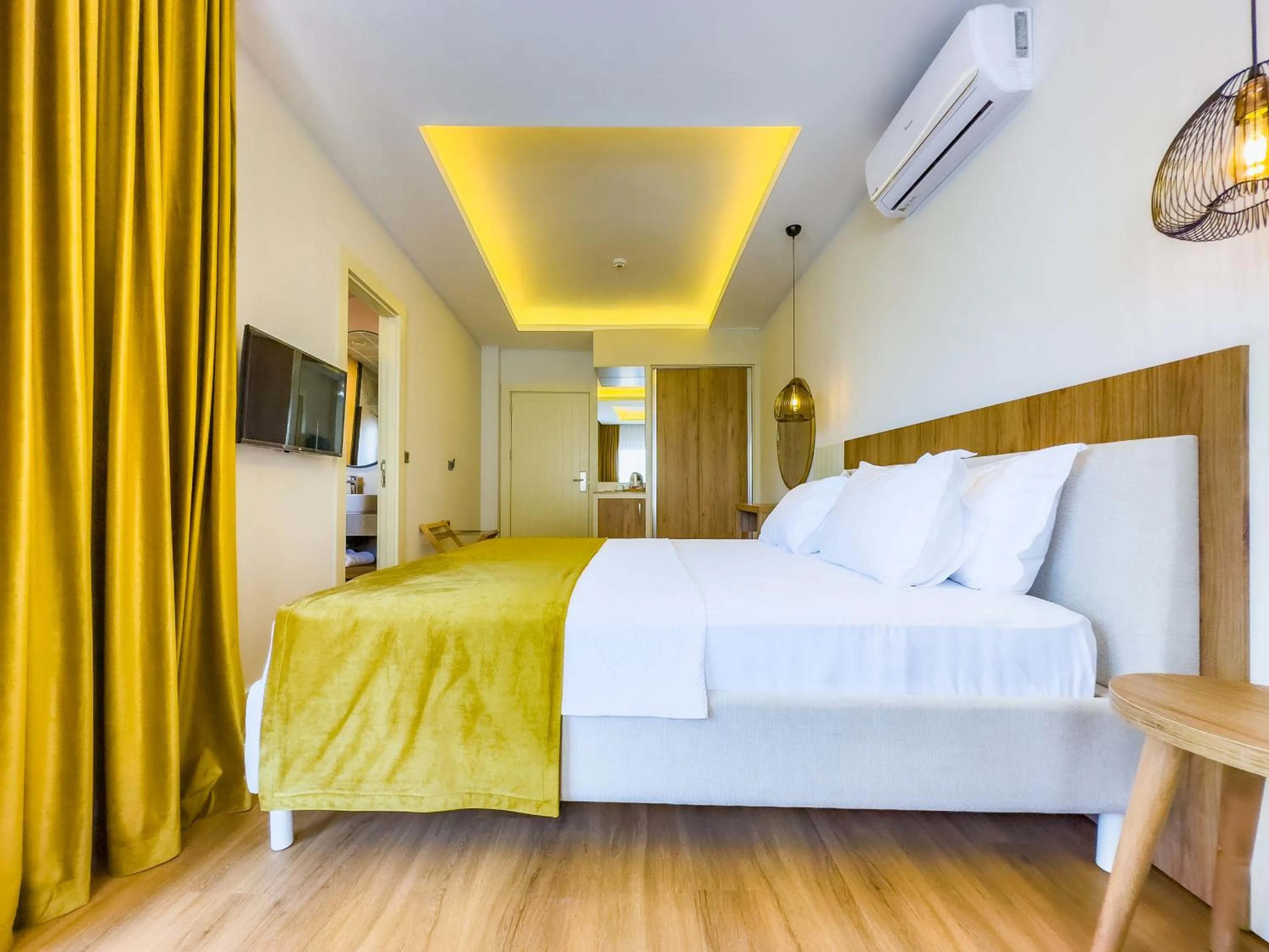 Bed in Dedeoğlu Port Hotel