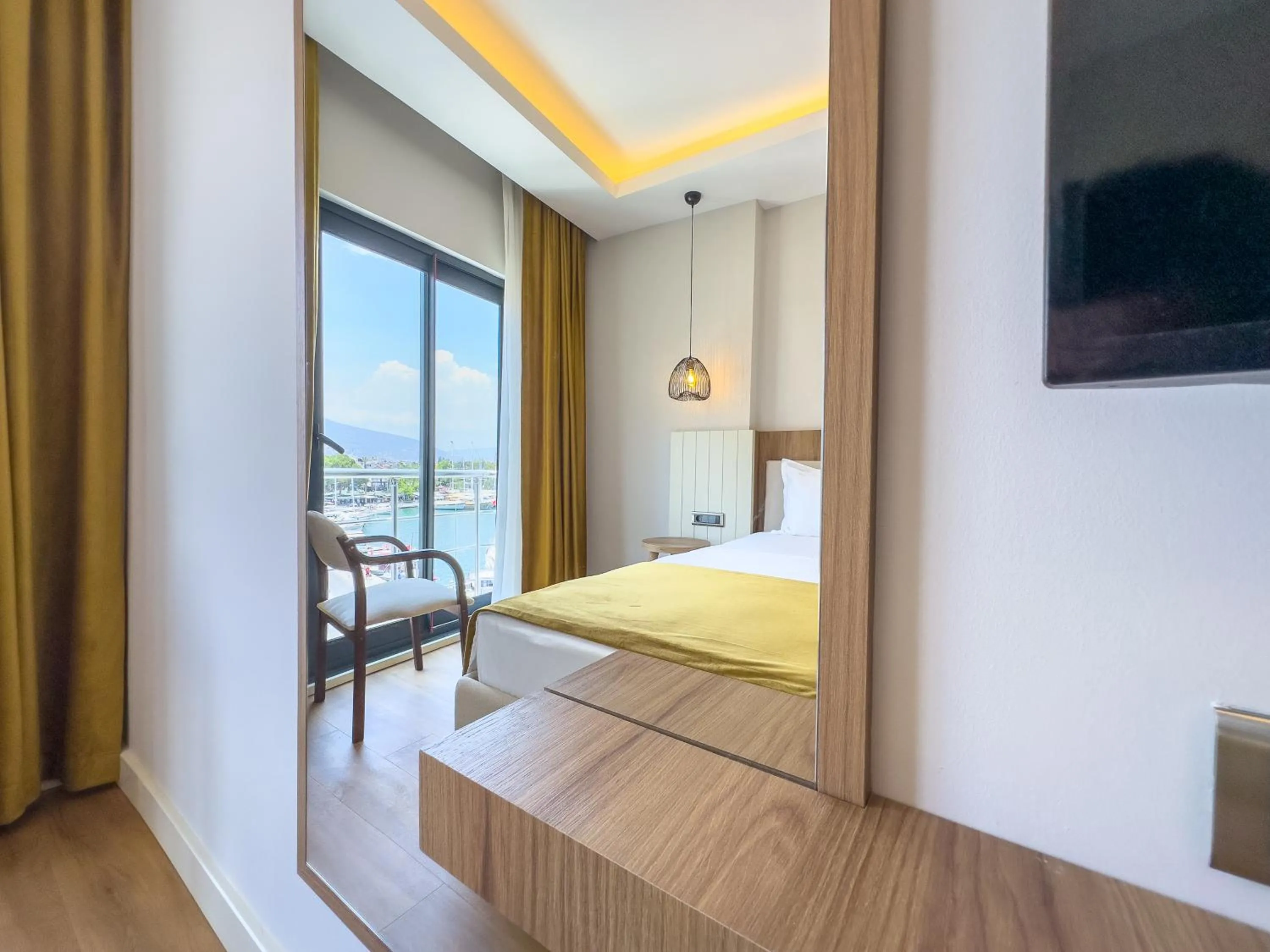 Bed in Dedeoğlu Port Hotel