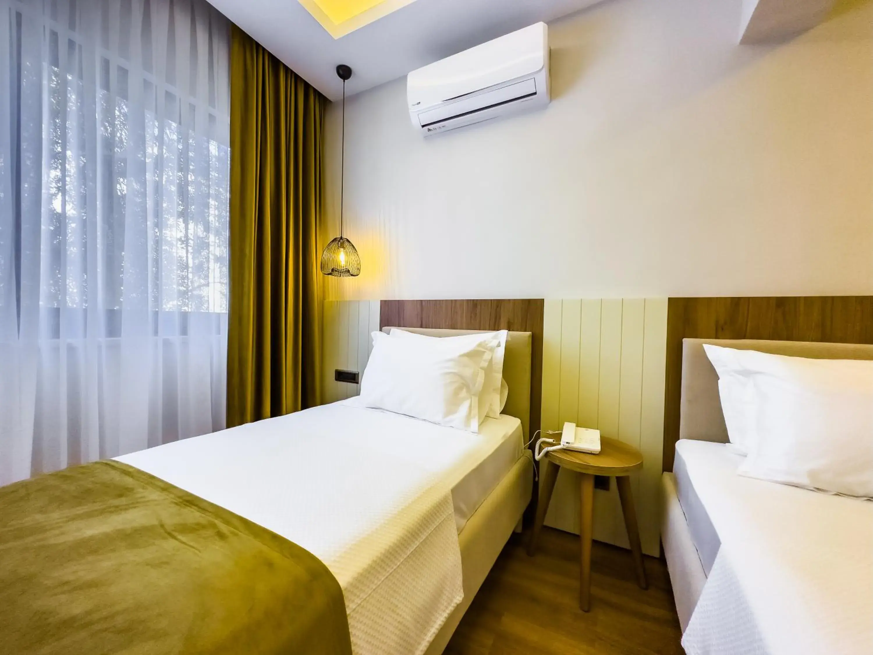 Standard Twin Room with Sea View in Dedeoğlu Port Hotel Standard Twin Room with Sea View in Dedeoğlu Port Hotel