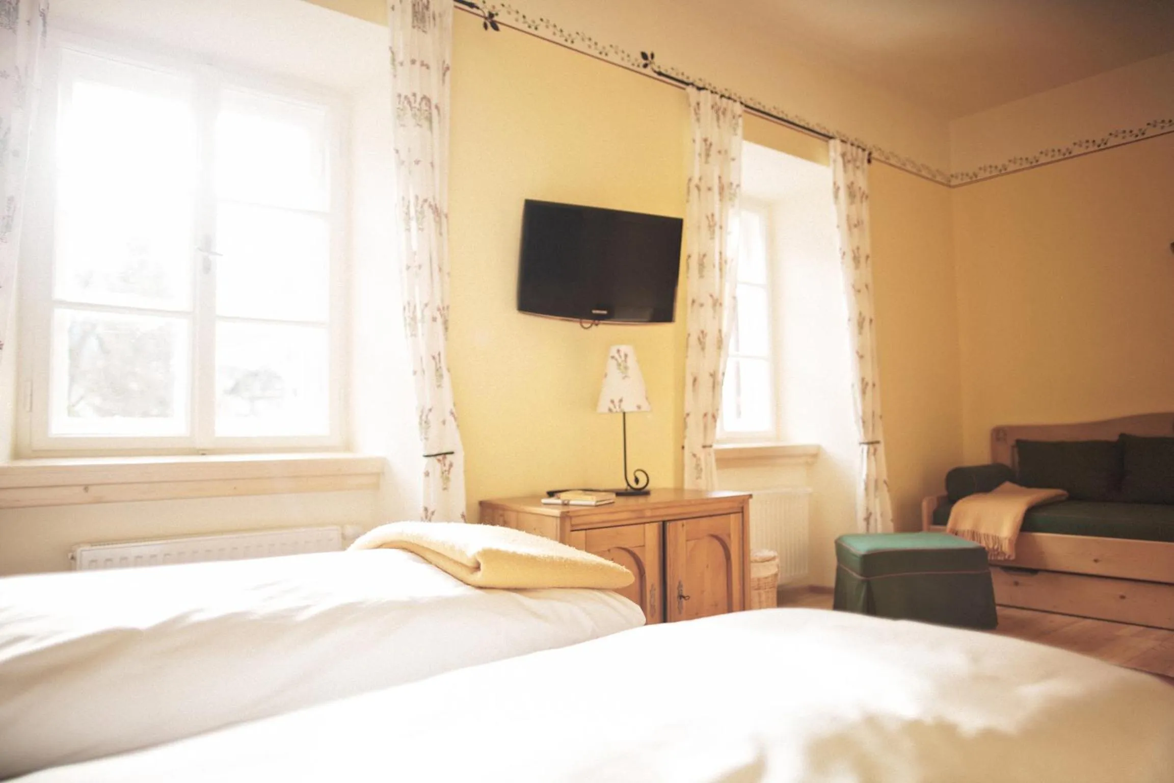 Bedroom, Bed in Hotel-Gasthof Weitgasser