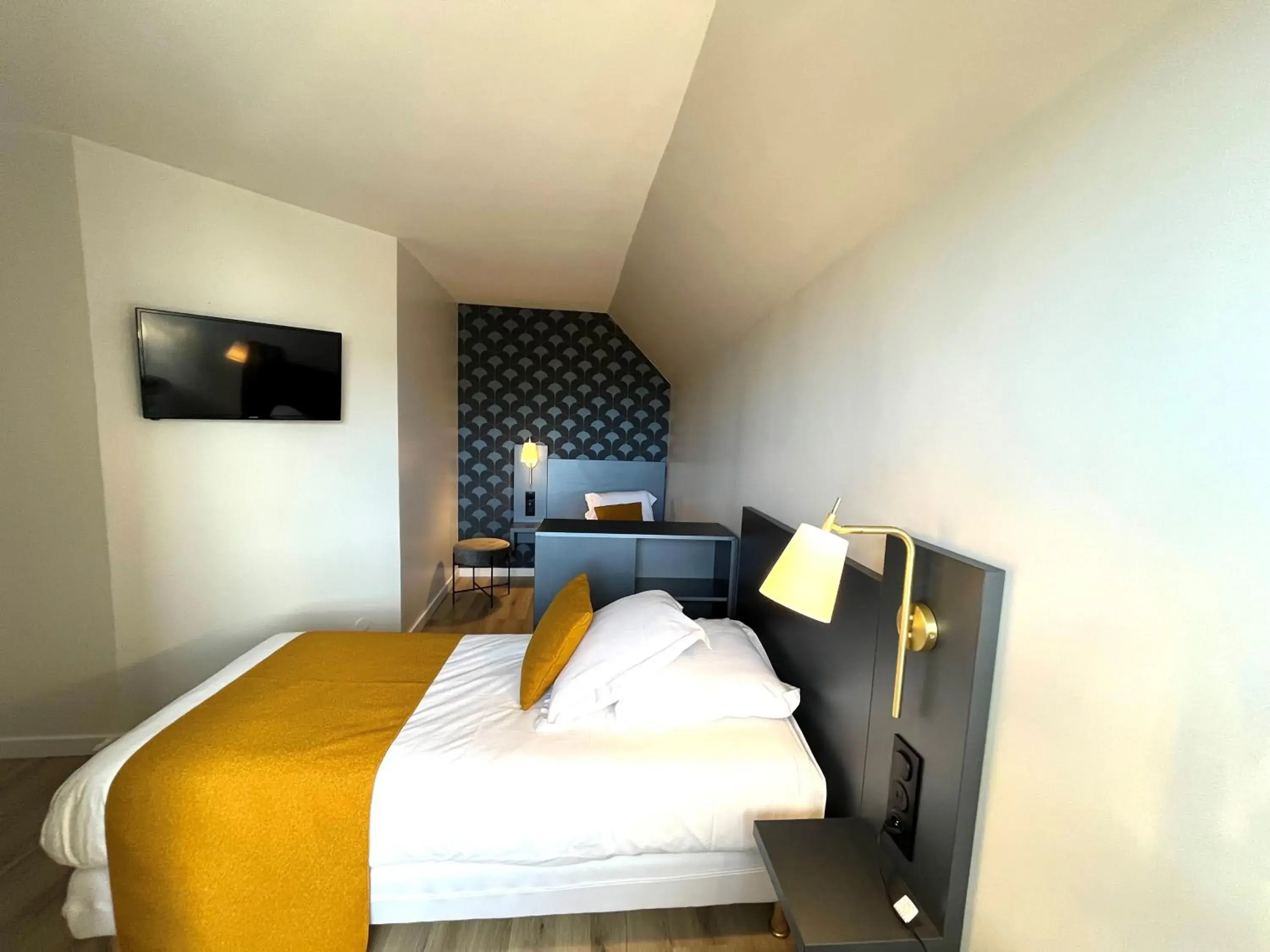 Twin Room in Logis - Hôtel de la Baie de Somme Twin Room in Logis - Hôtel de la Baie de Somme
