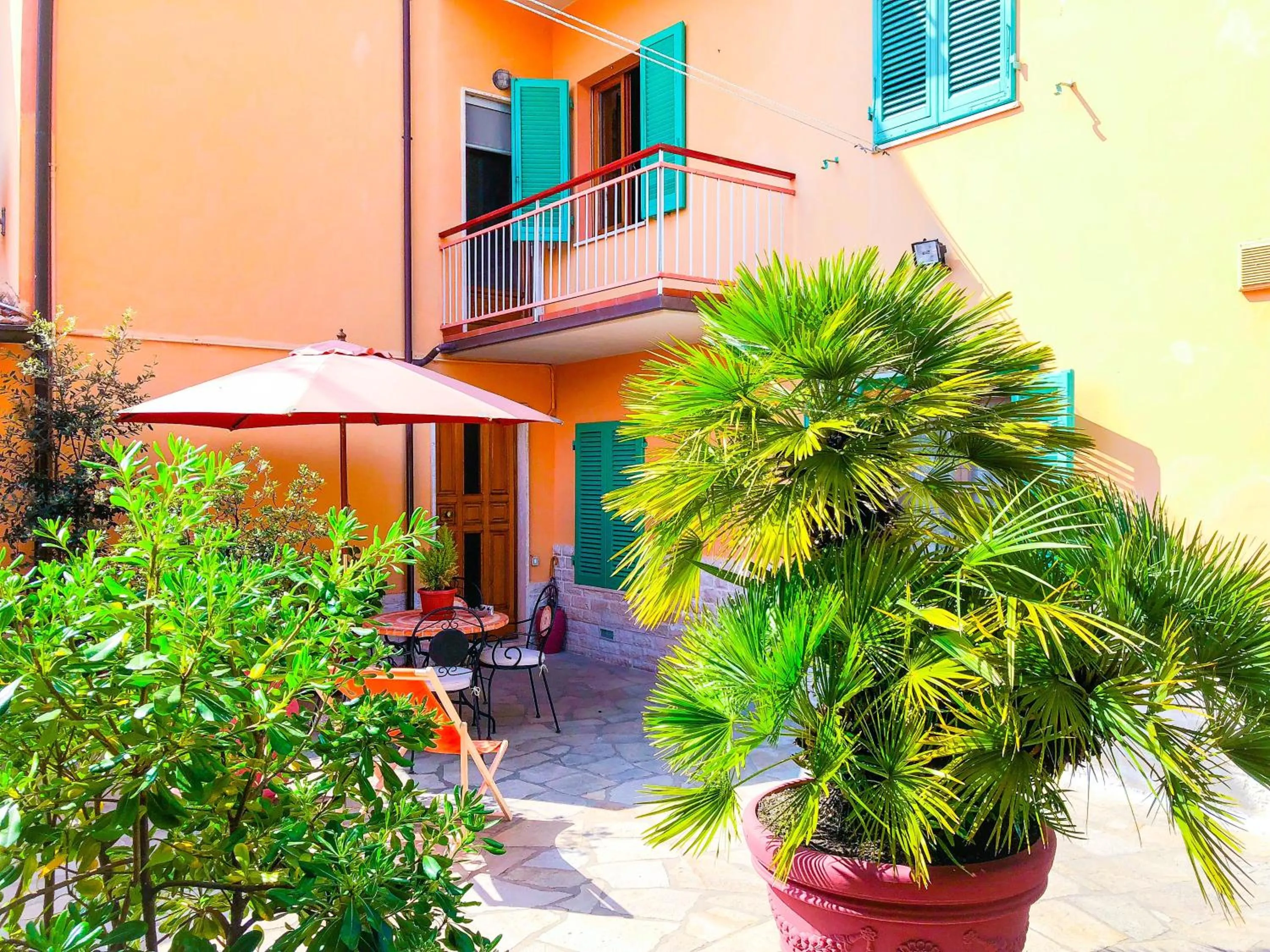 Facade/entrance in Cuore di Nozzano Castello