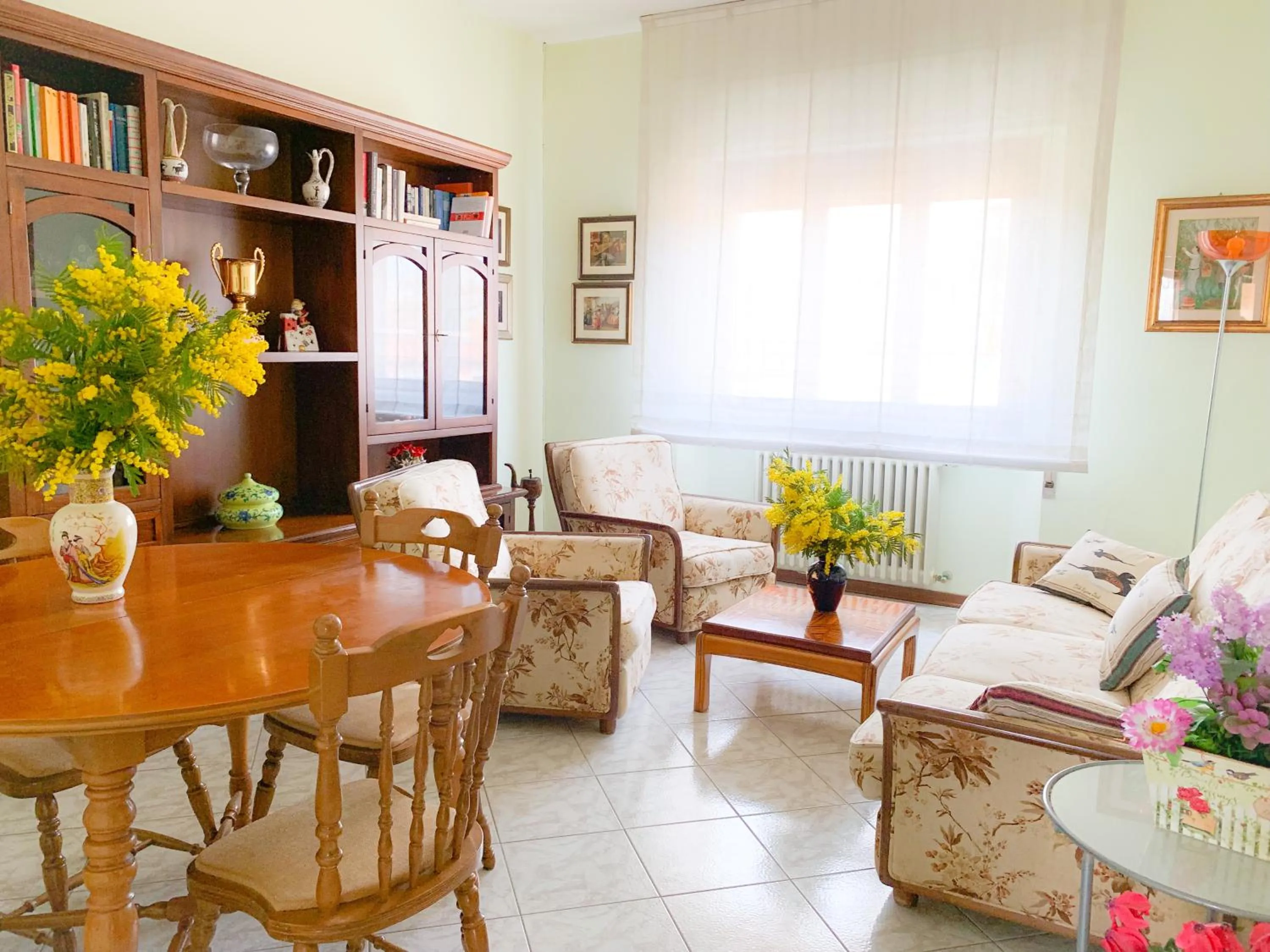 Communal lounge/ TV room in Cuore di Nozzano Castello