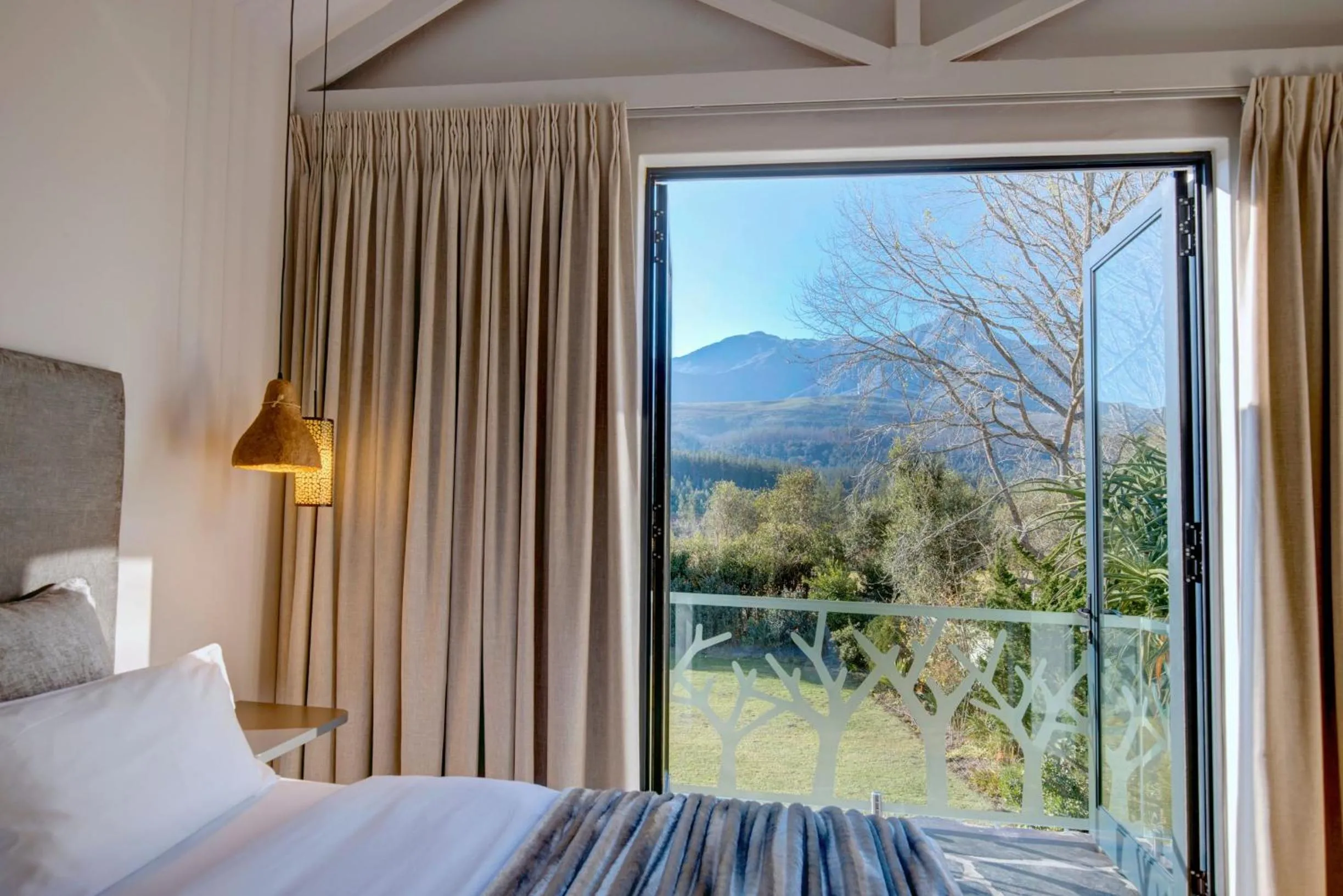 Garden view, Bed in Amour Guest House
