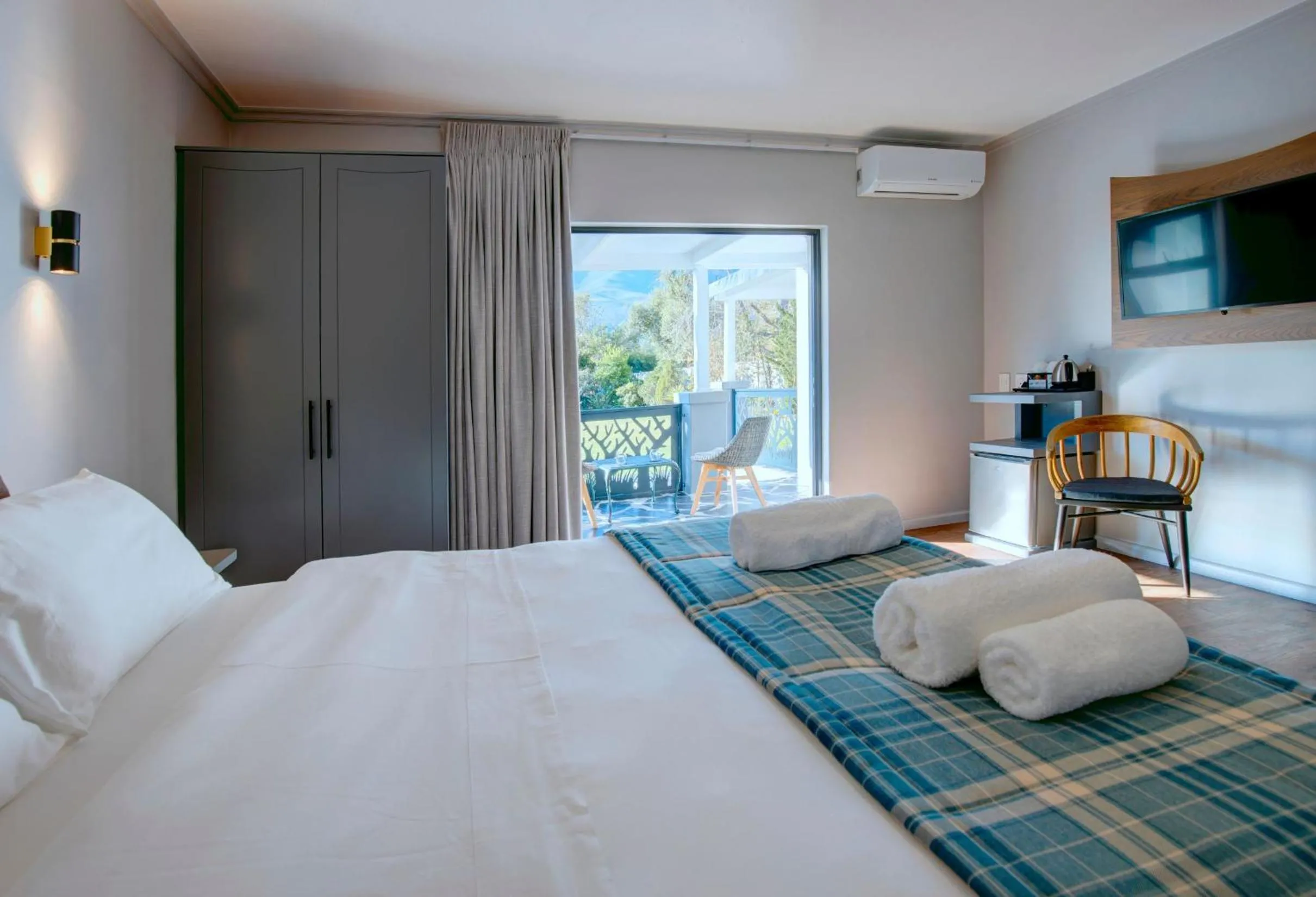 Patio, Bed in Amour Guest House