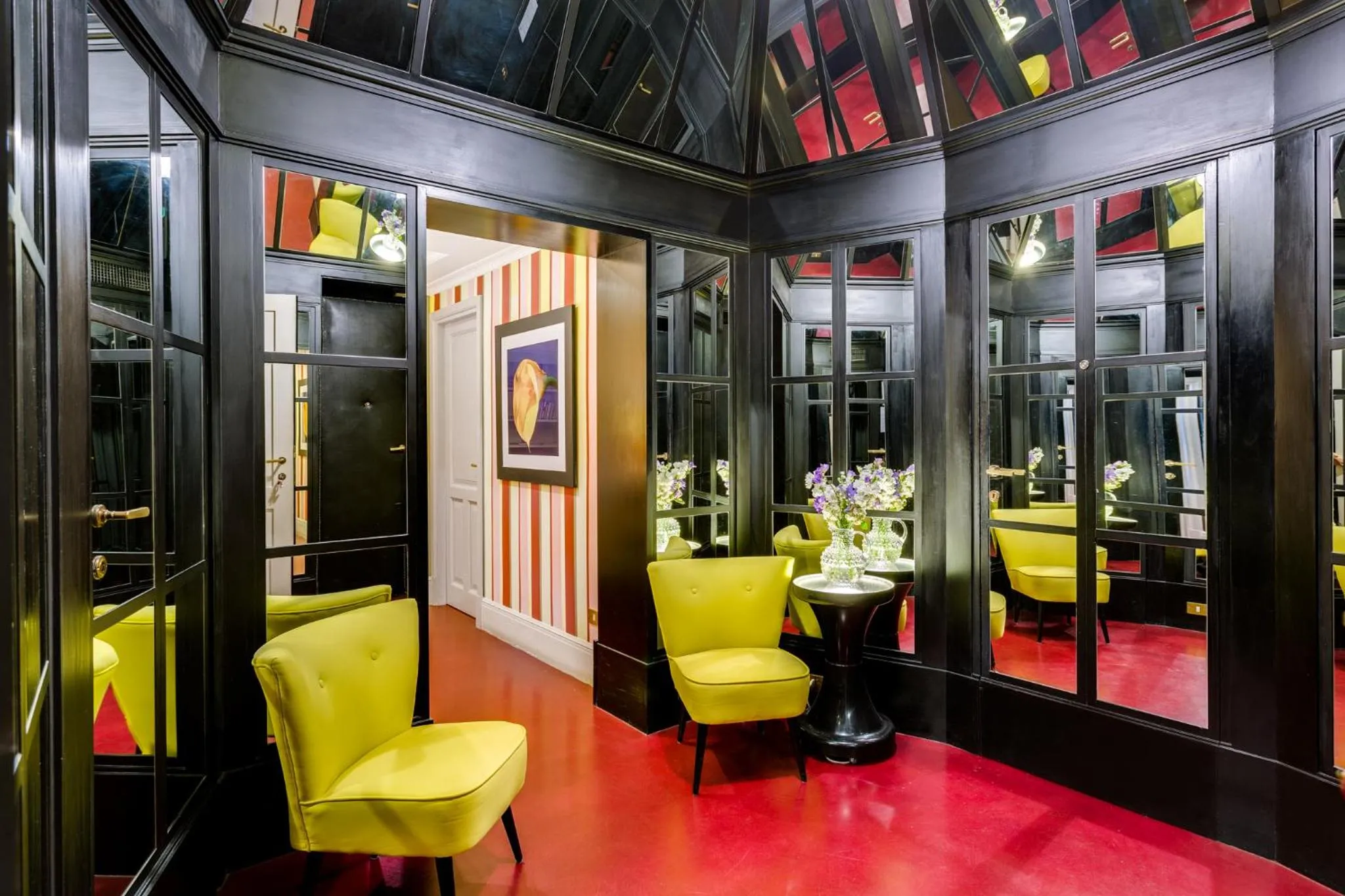 Communal lounge/ TV room in Casa Heberart Guest House Sistina