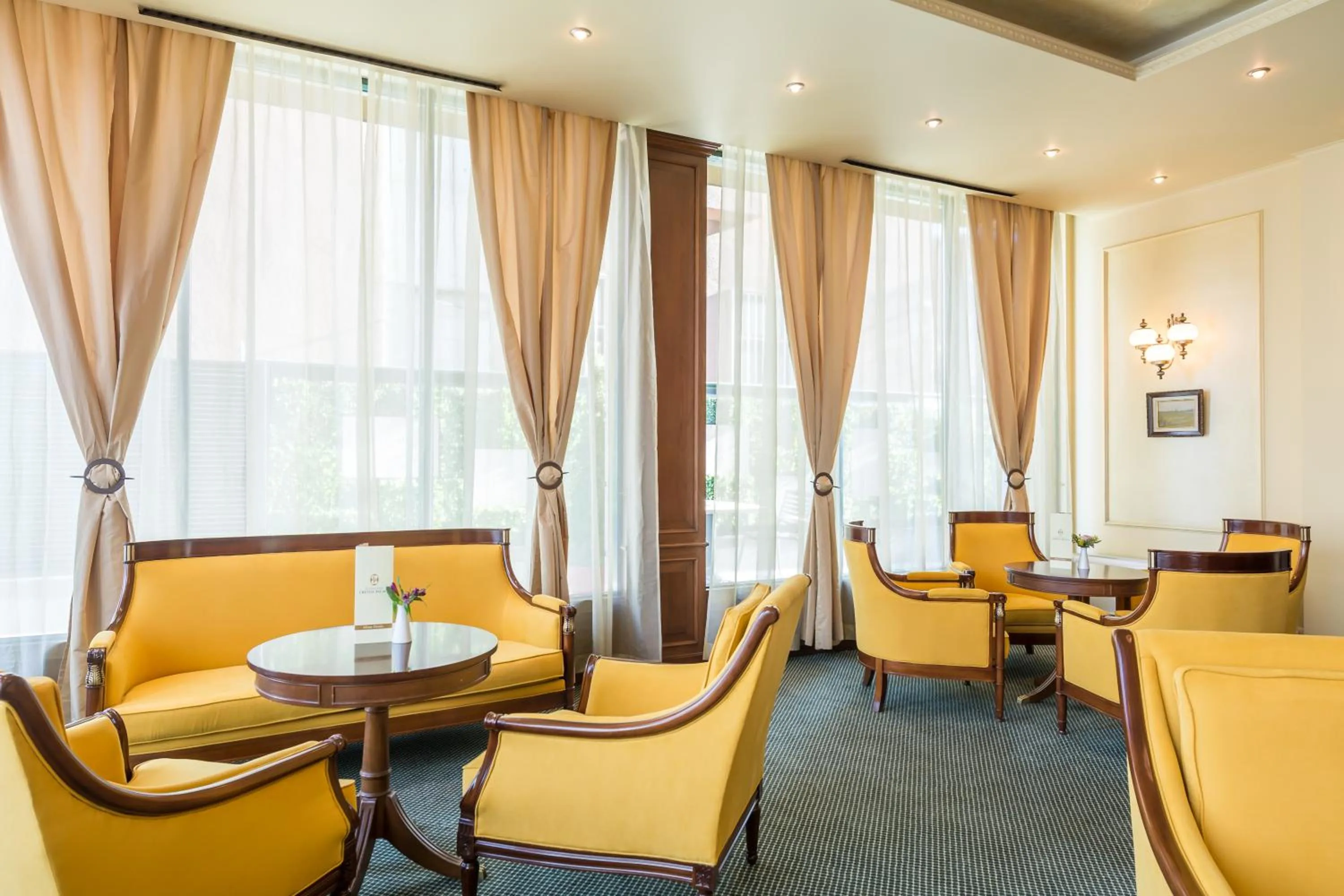 Lounge or bar in Crystal Palace Boutique Hotel