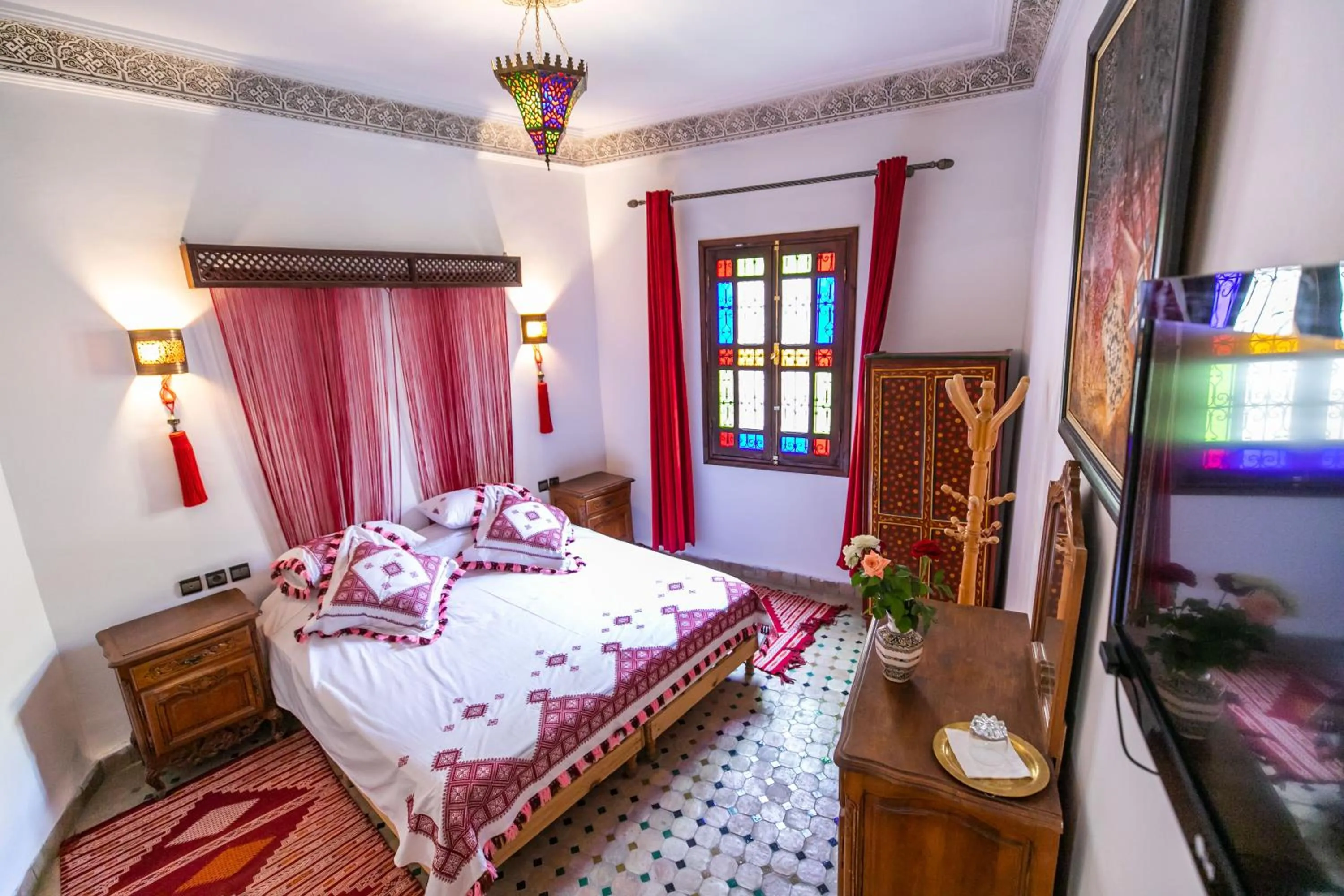 TV and multimedia, Bed in Riad Jardin Chrifa