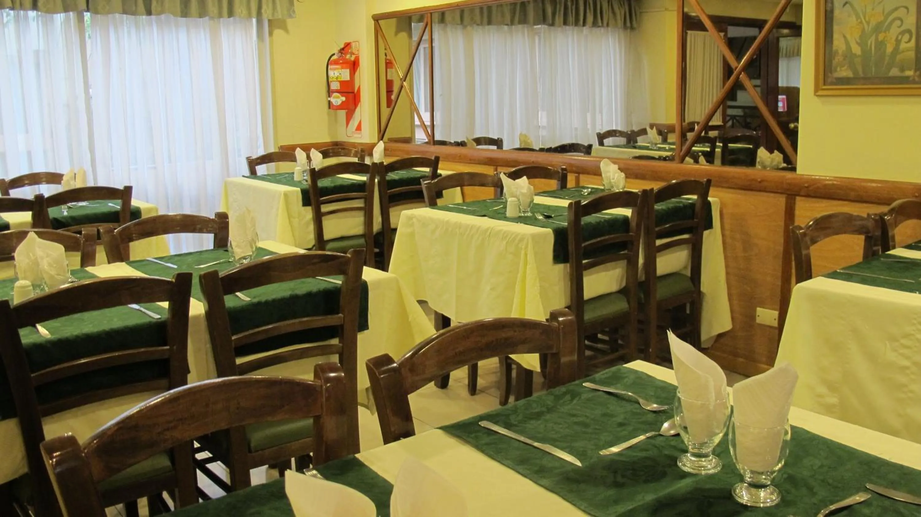 Restaurant/places to eat in Hotel Internacional