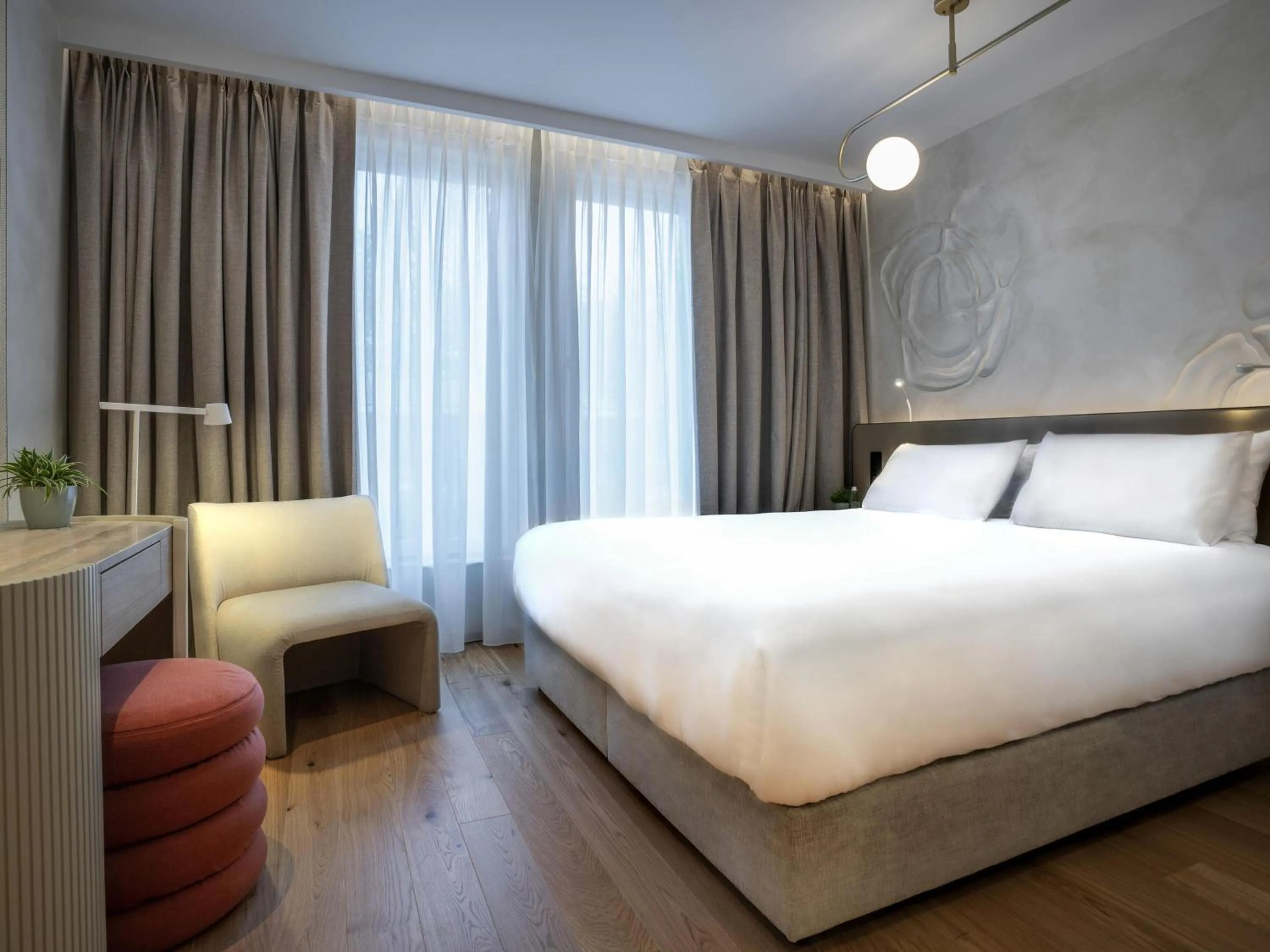 Bedroom, Bed in Maison Sofia - MGallery