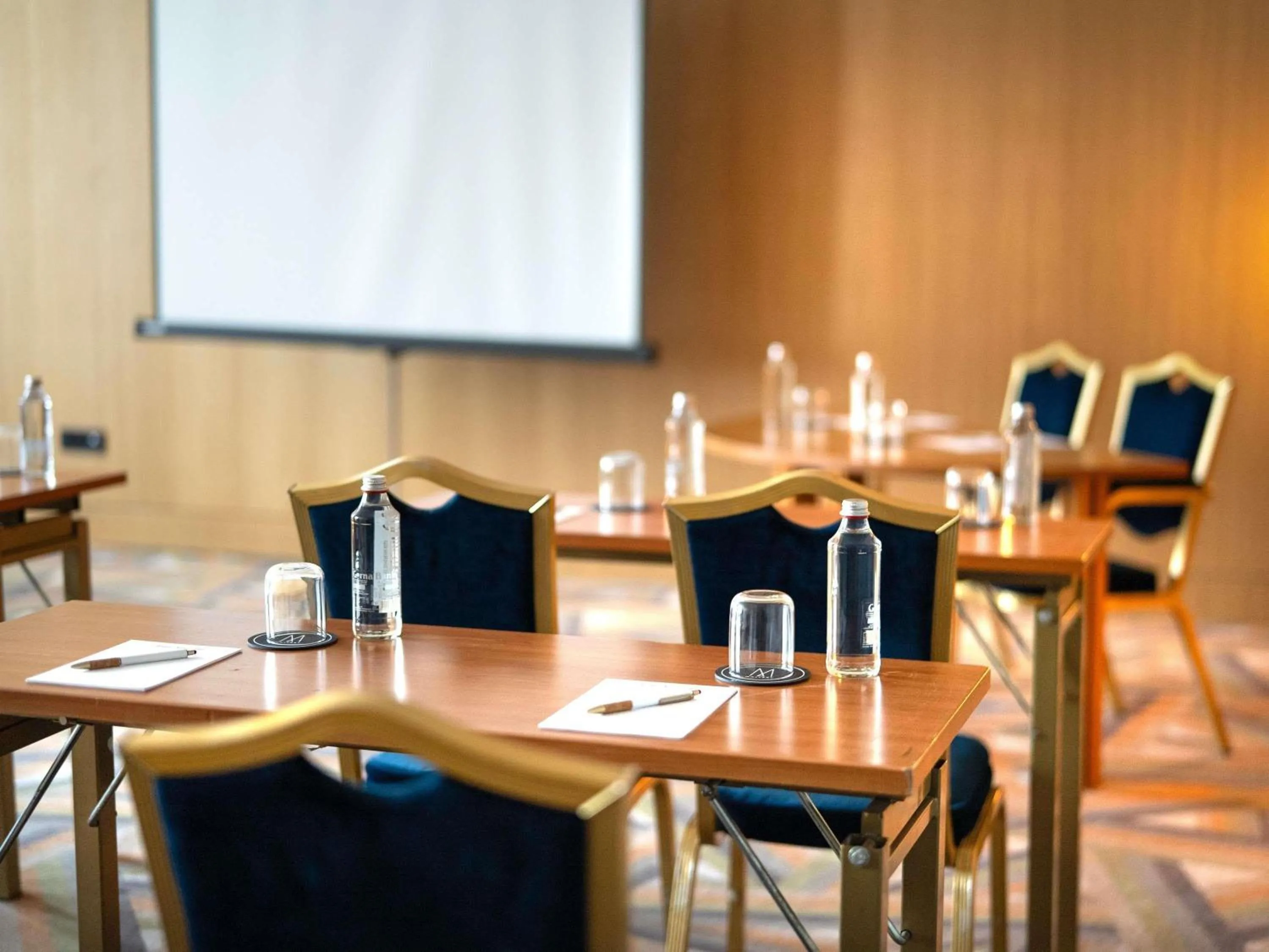 Meeting/conference room in Maison Sofia - MGallery