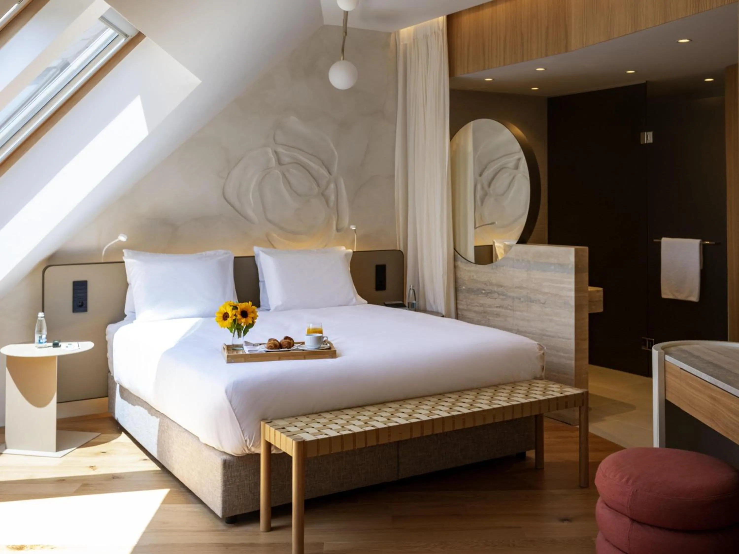 Bedroom, Bed in Maison Sofia - MGallery