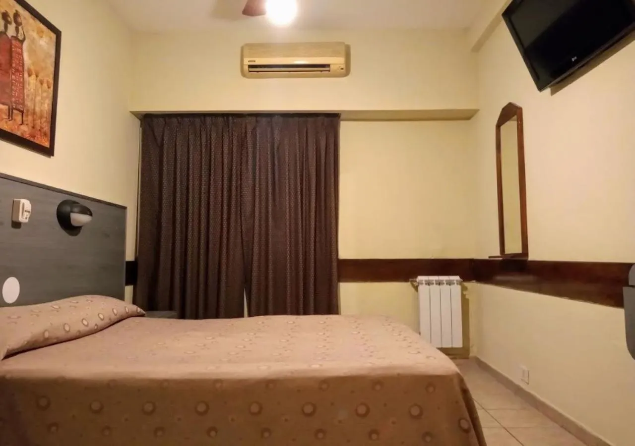 Communal lounge/ TV room, Bed in Hotel Nontue Abasto Buenos Aires