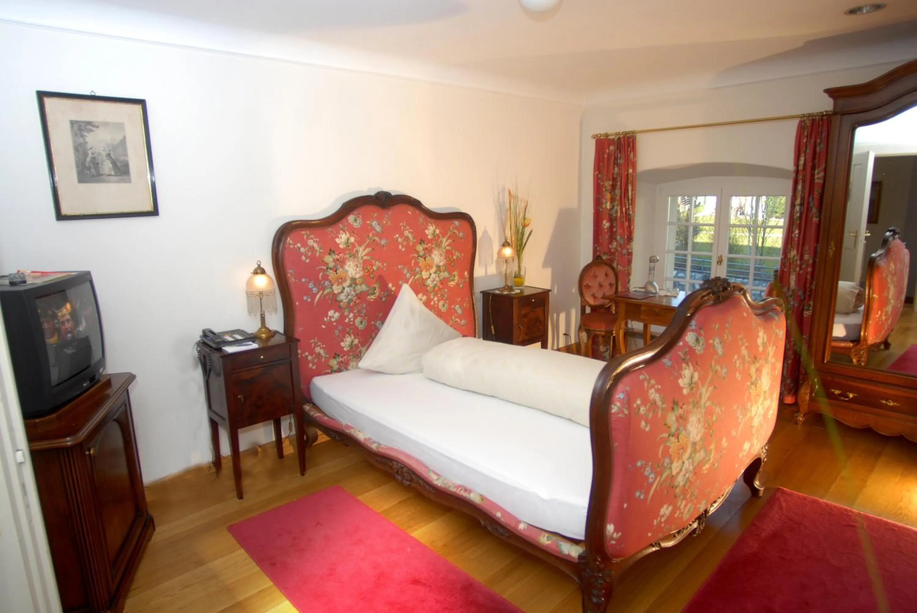 Bed in Hotel Gasthof Löwen