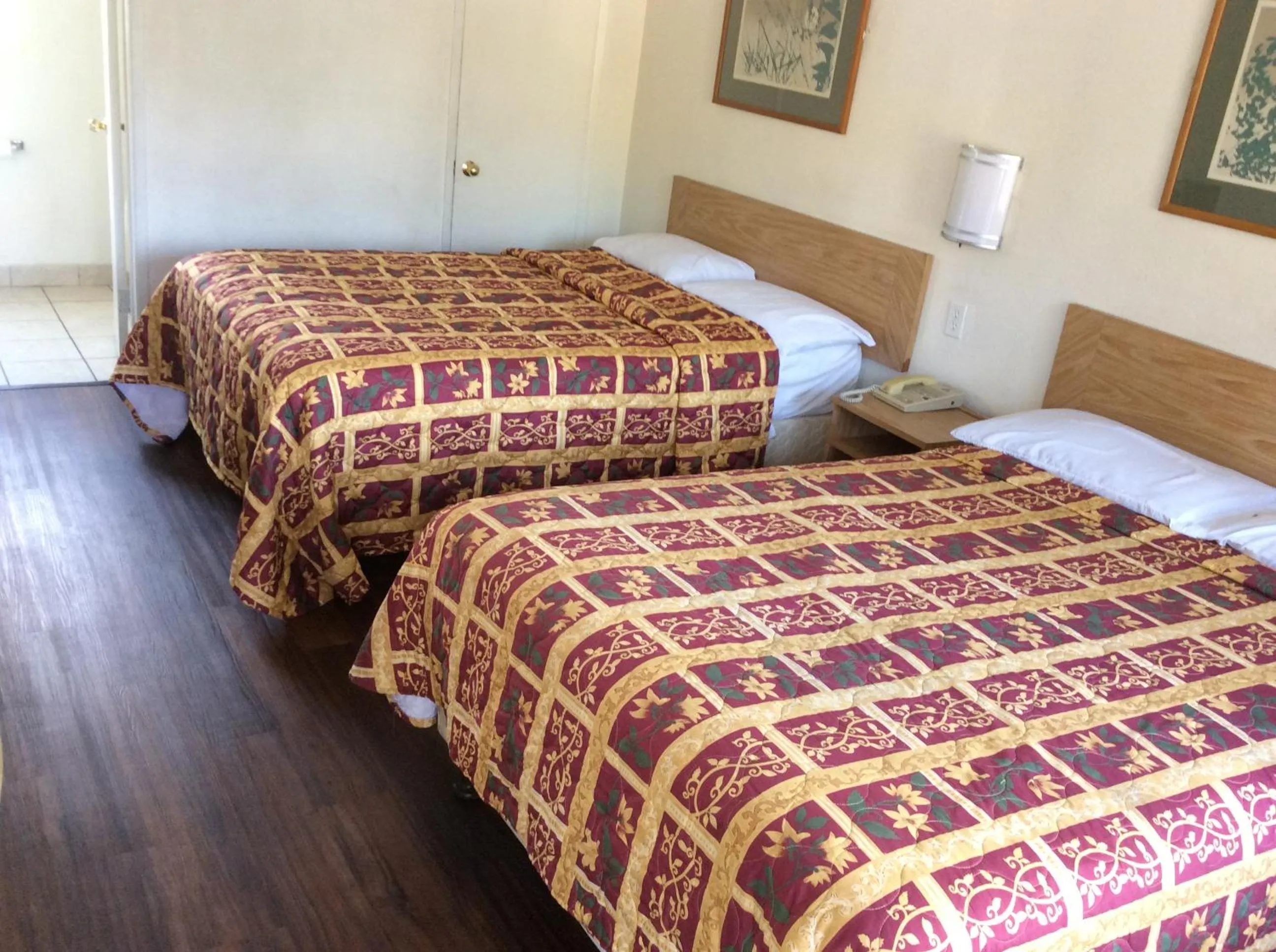 Bed in American Inn