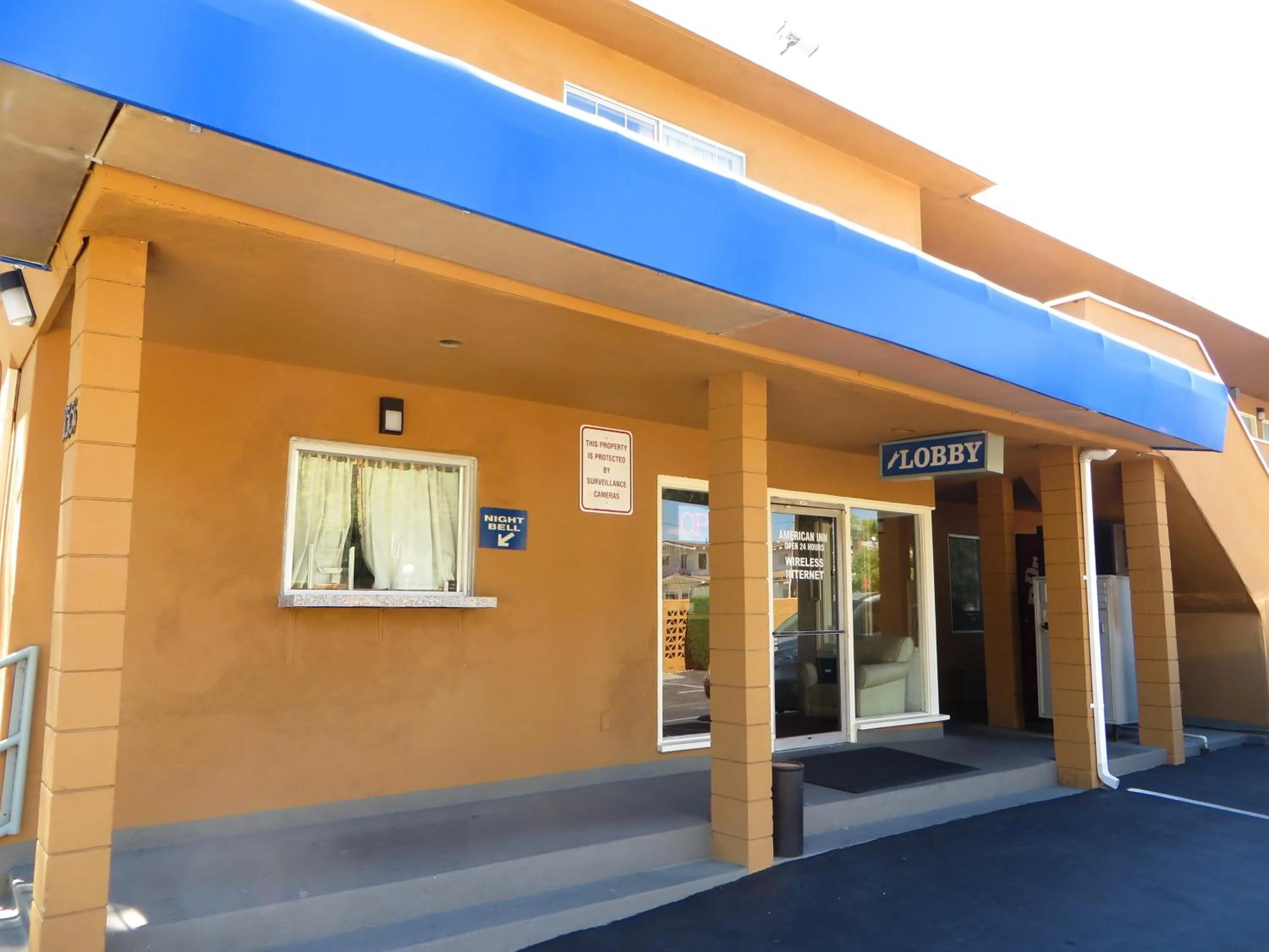 Logo/Certificate/Sign in American Inn