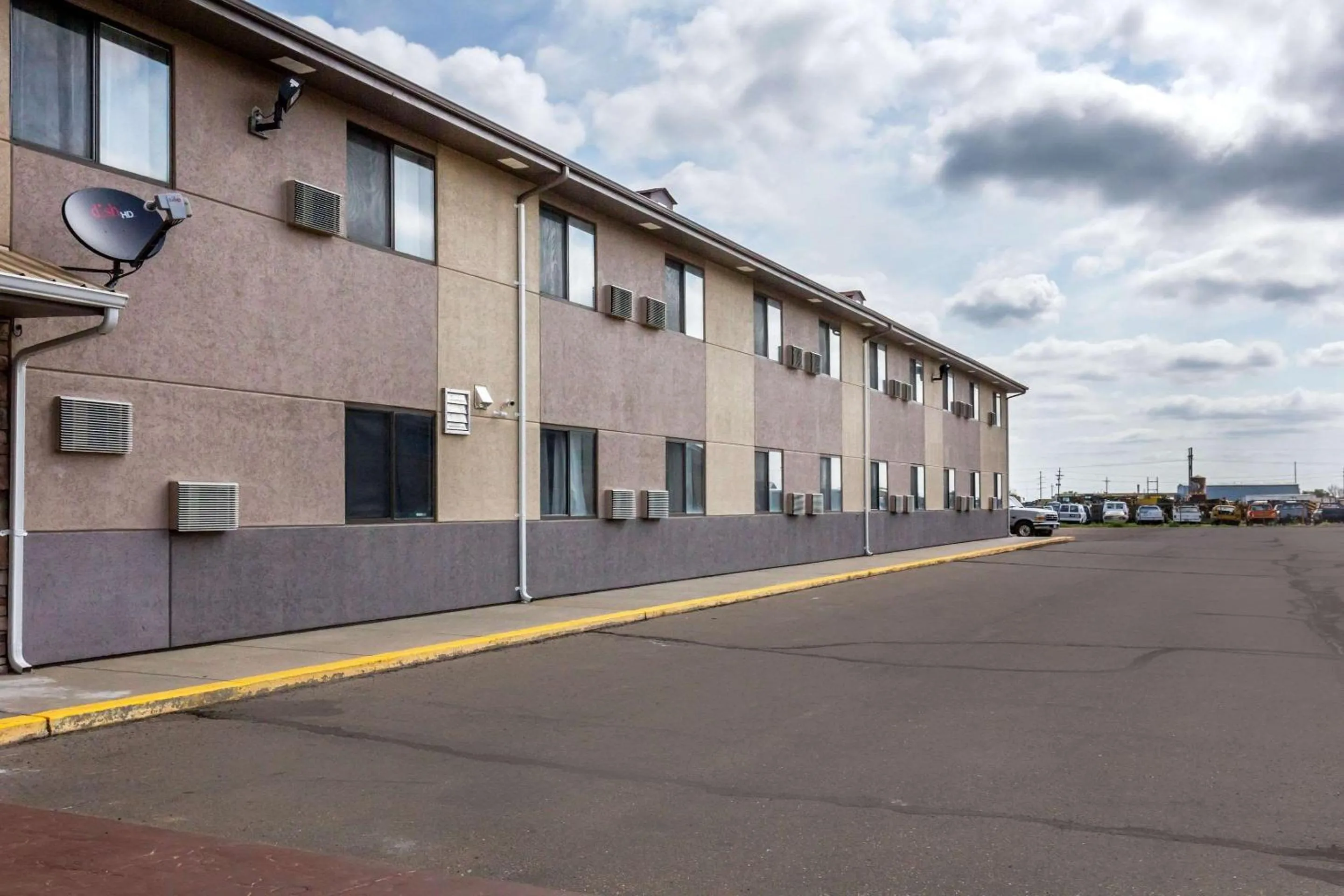 Property building in Quality Inn Lamar