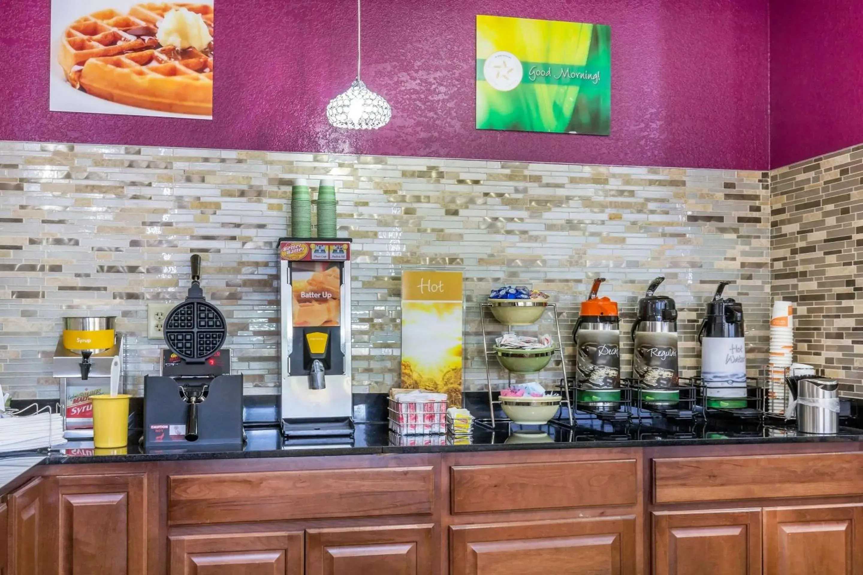 Restaurant/places to eat in Quality Inn Lamar Restaurant/places to eat in Quality Inn Lamar