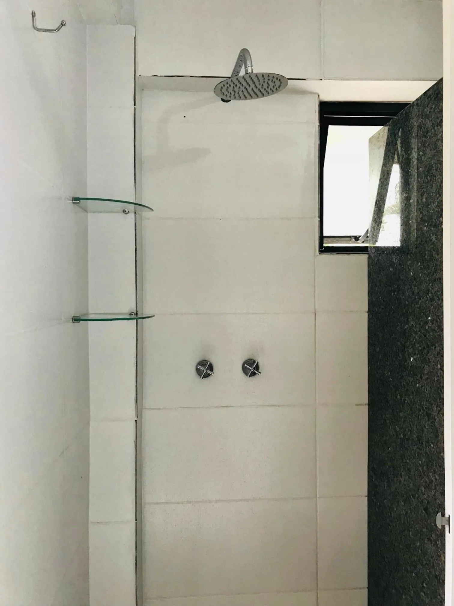 Bathroom in Quatro Ilhas Beach Hostel