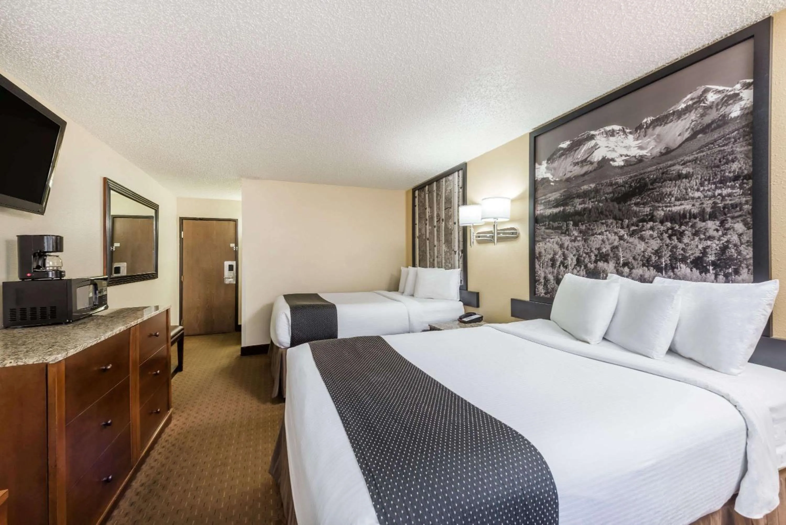 Photo of the whole room in Super 8 by Wyndham Canon City