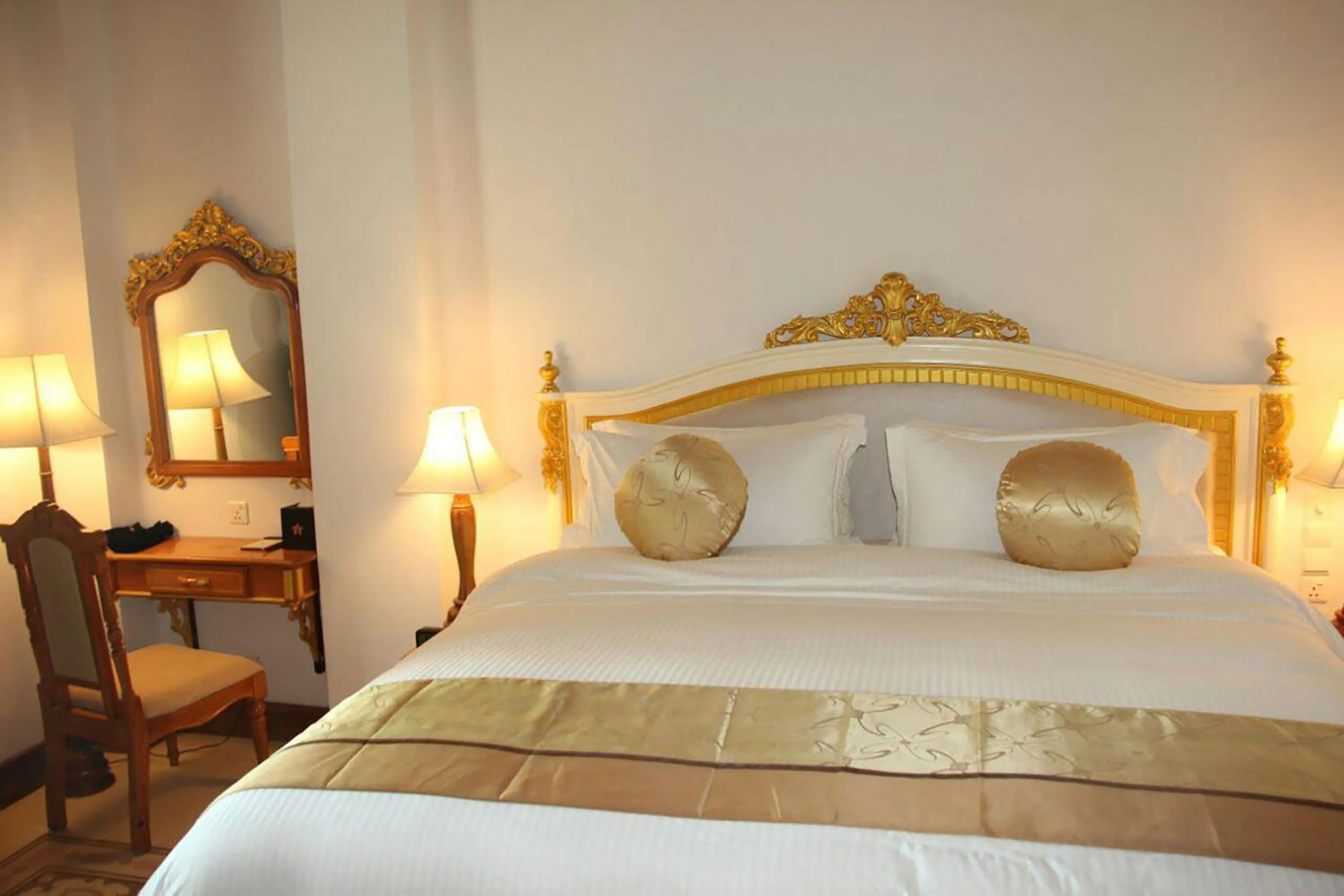 Bedroom in Le Bokor Palace