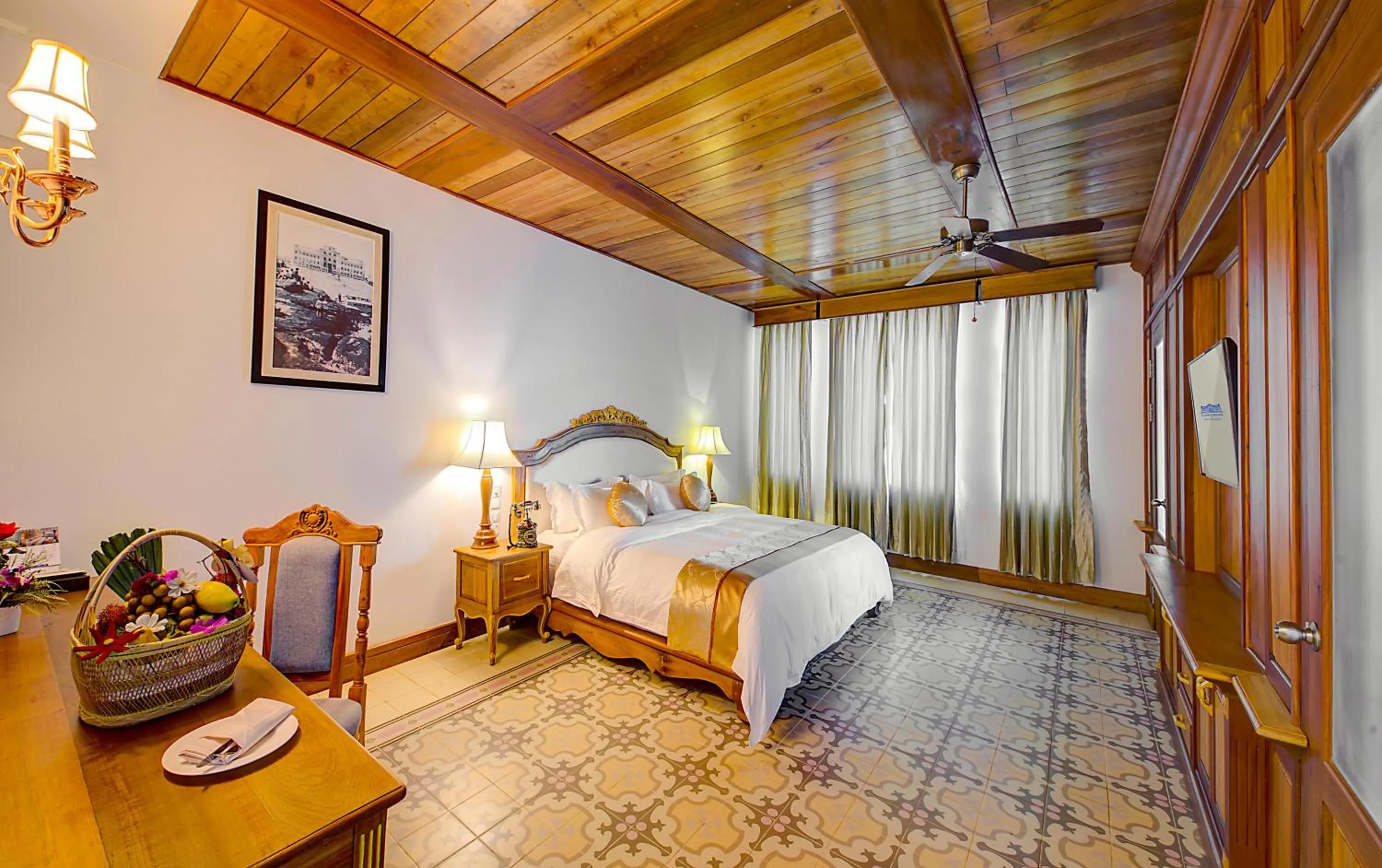 Photo of the whole room in Le Bokor Palace